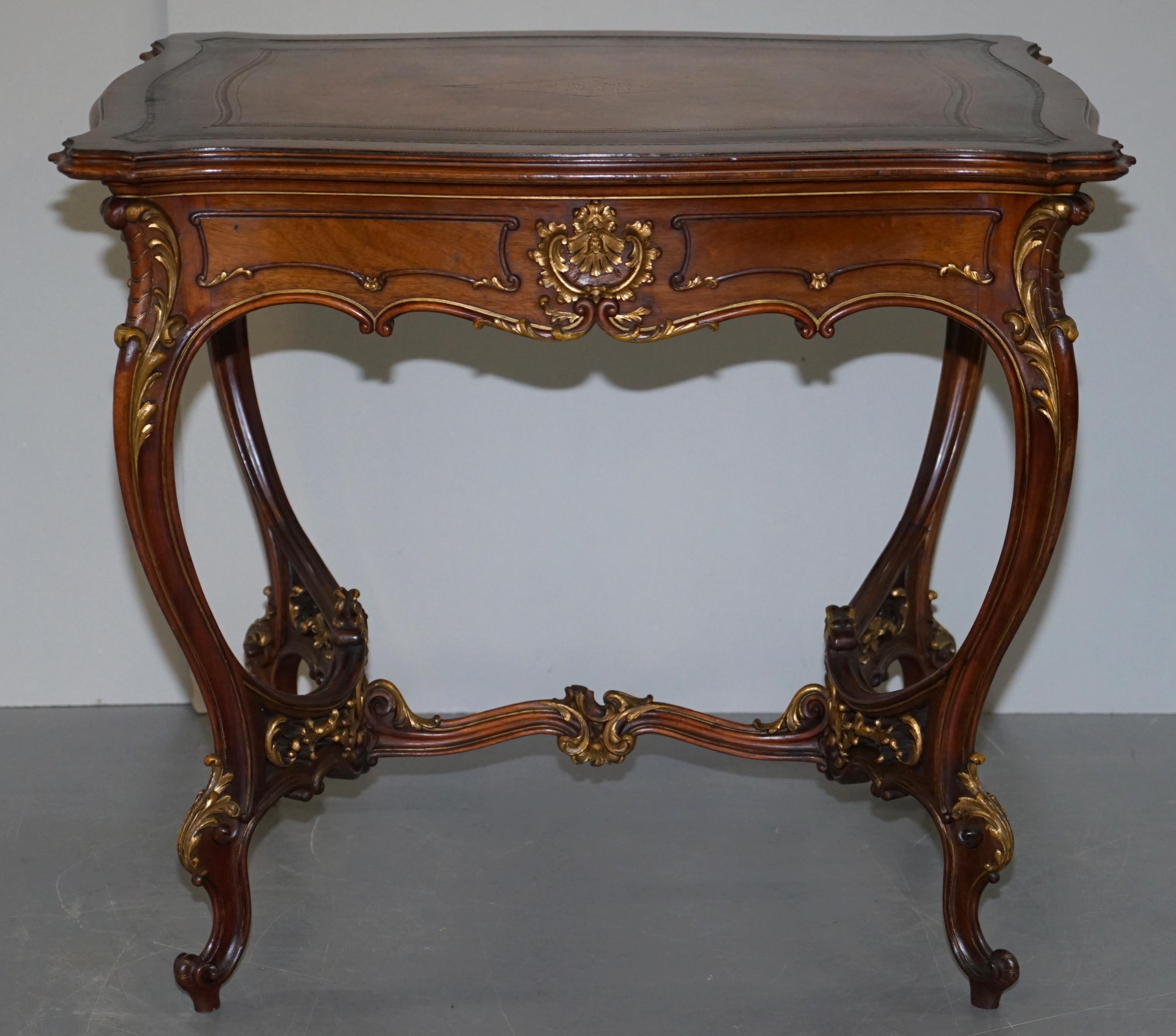 Lovely circa 1900 Late Victorian French Pine Brown Leather Gold Gilt Desk Table For Sale 3