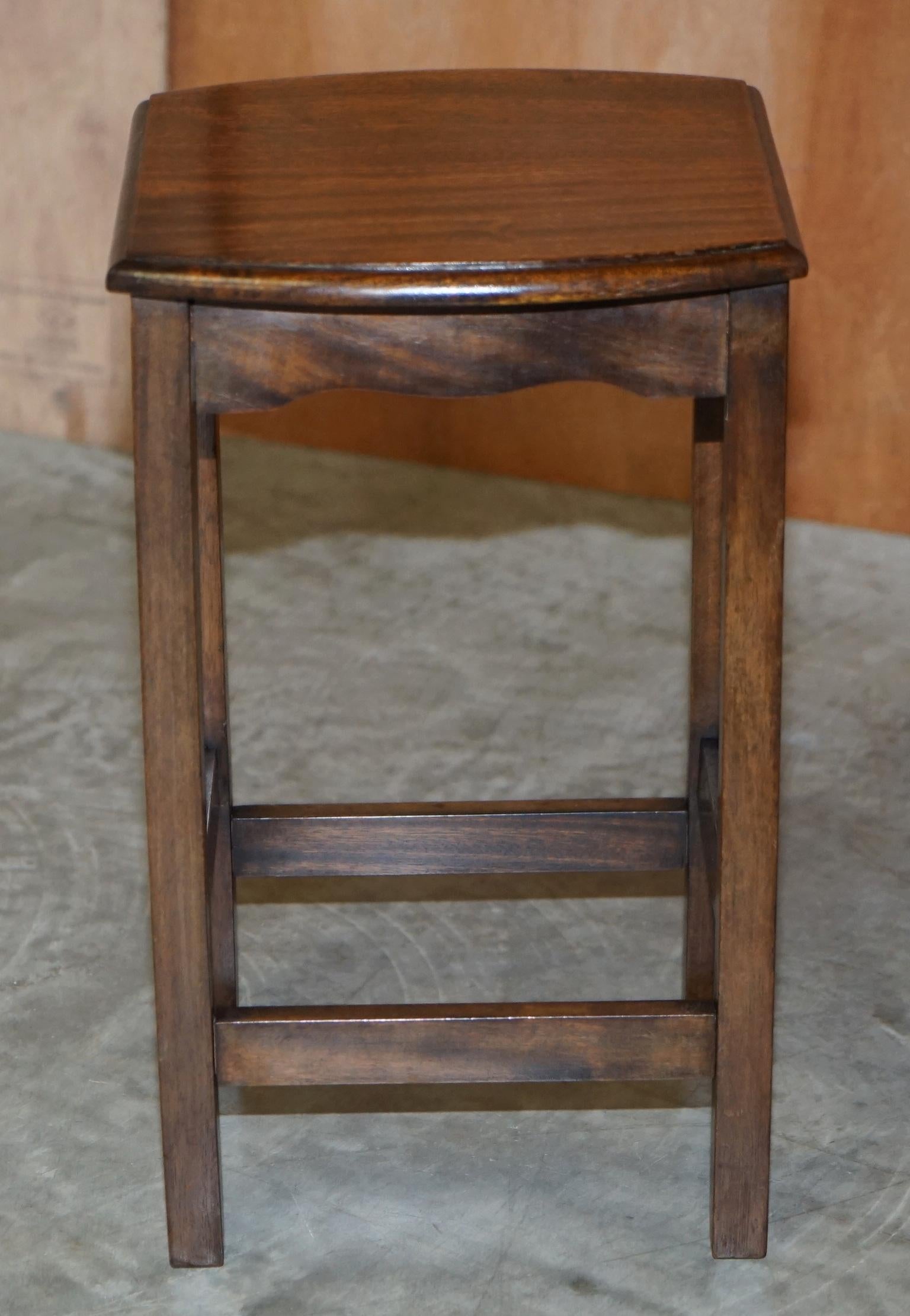 Lovely circa 1940's English Hardwood Nest of Three Side End Lamp Wine Tables For Sale 10