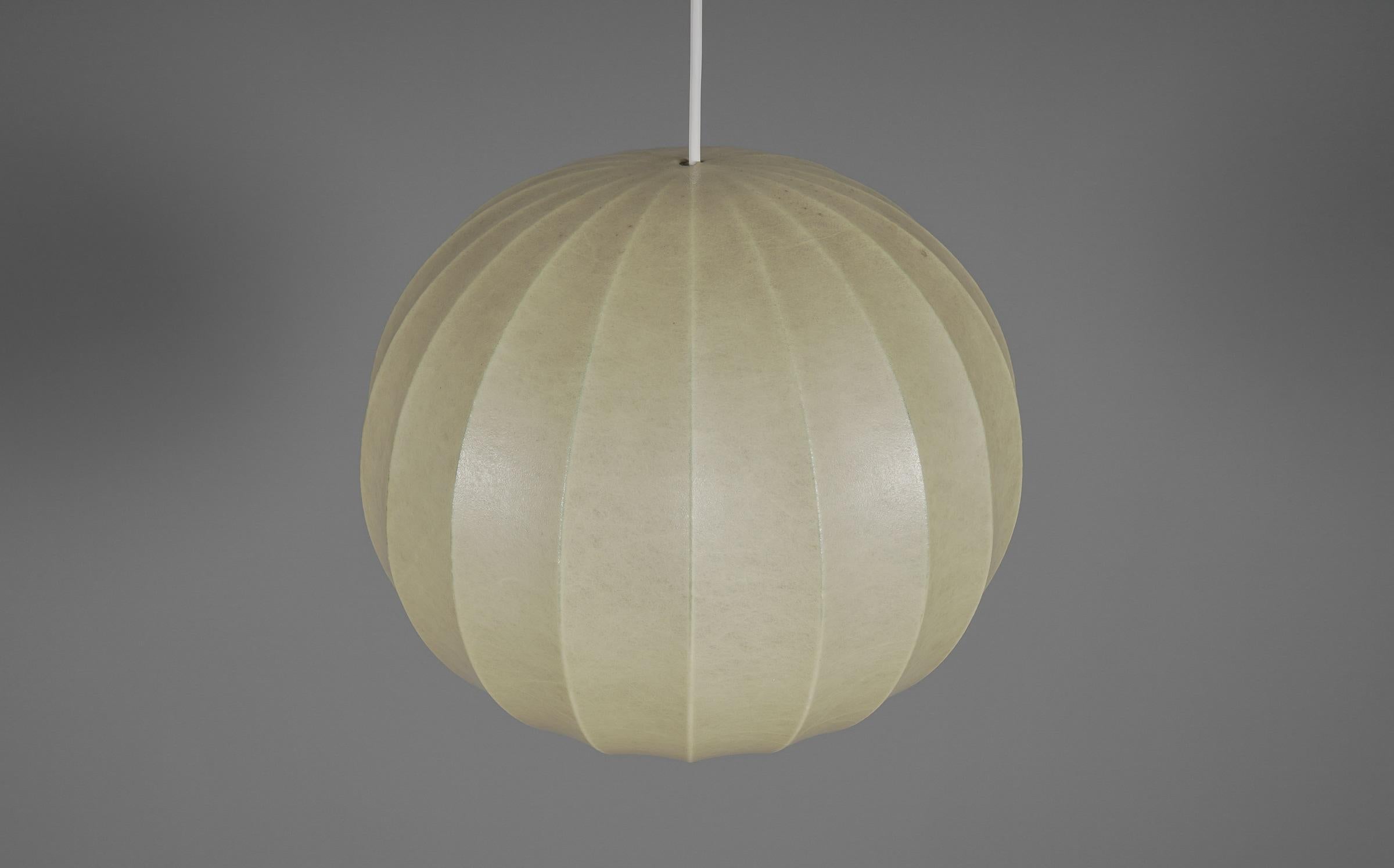 Mid-Century Modern Lovely Cocoon Ball Hanging Lamp, 1960s Italy For Sale