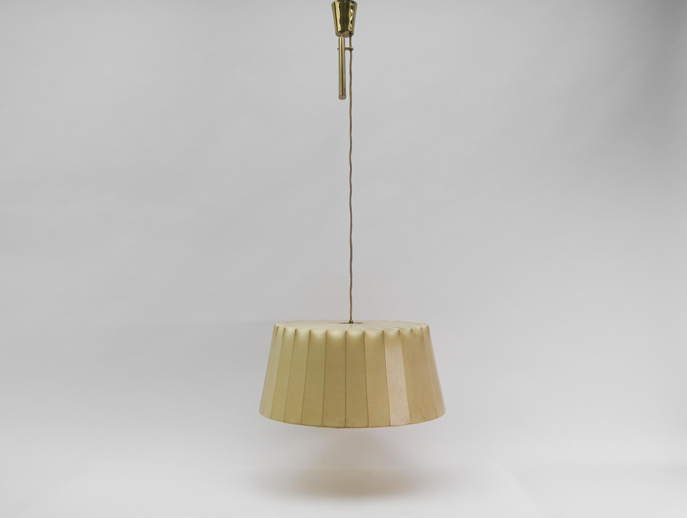 Tedesco Bella lampada a sospensione a contrappeso Cocoon di Münchener Werkstätten, Germania anni '50 in vendita