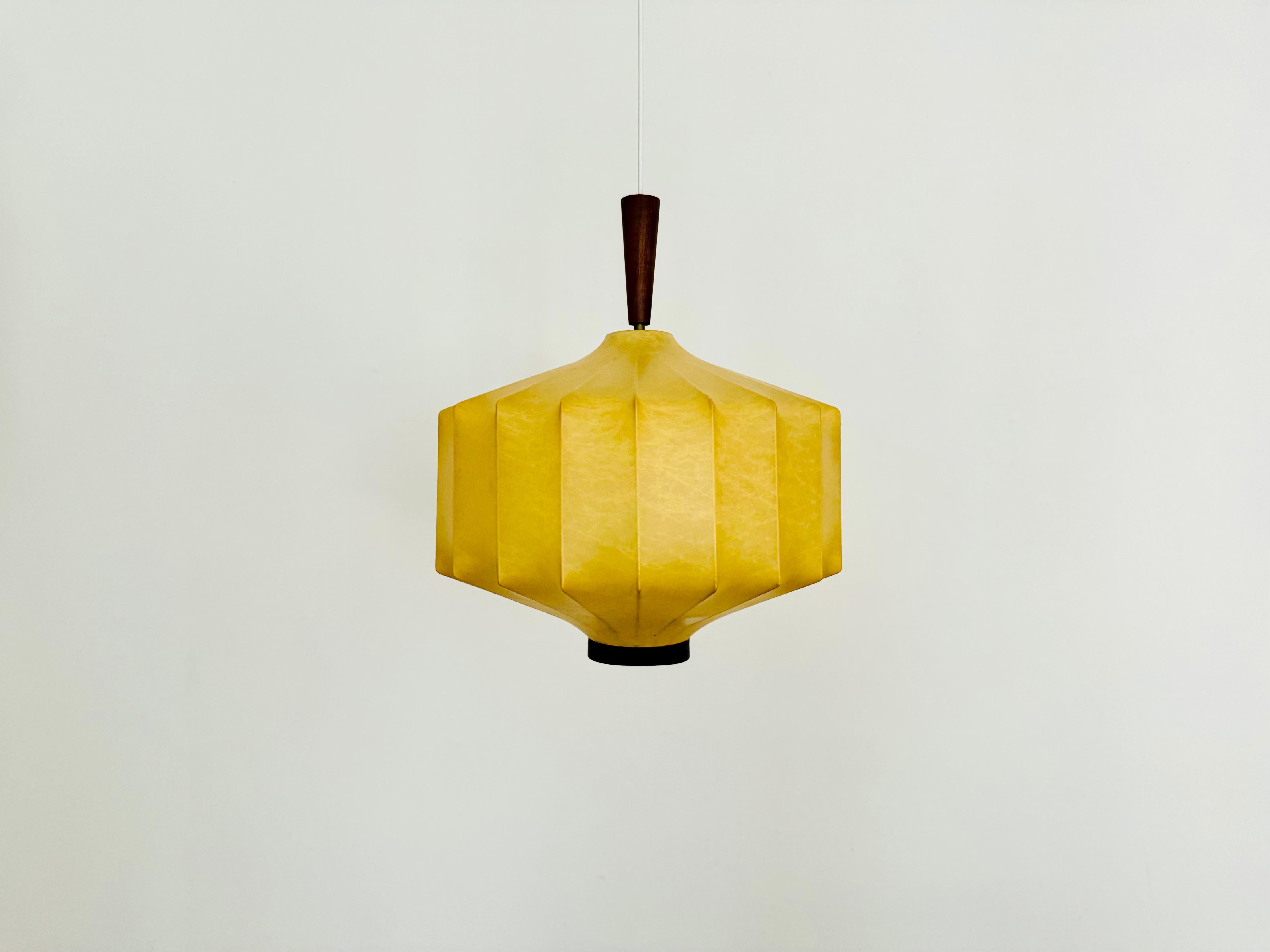 Mid-Century moderno Lampada a sospensione Cocoon in vendita