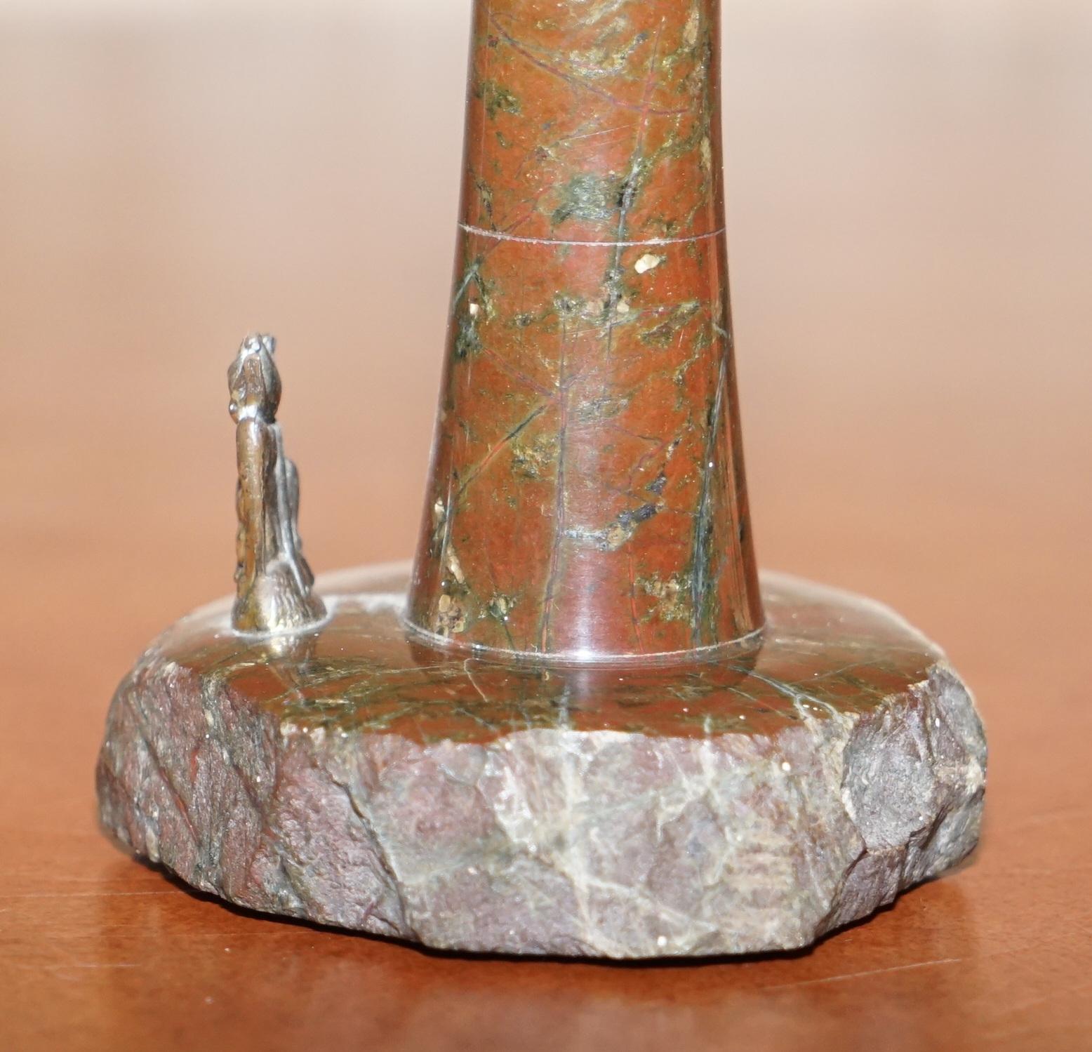 Fatto a mano Bella collezione di quattro piccole statue antiche in marmo massiccio raffiguranti dei fari in vendita