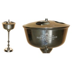 LOVELY CONTEMPORARY MOET & CHANDON CHAMPAGNE BUCKET TABLE HOLDS 4 BOTTLEs