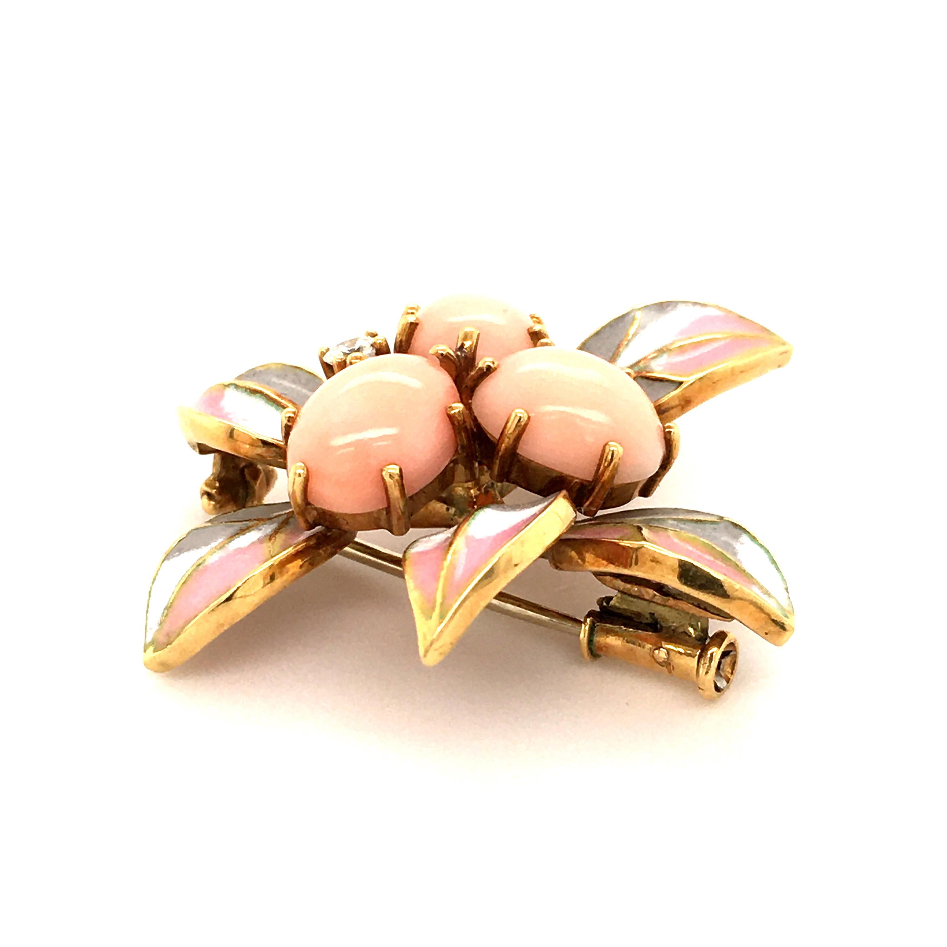 Lovely Coral and Diamond Enamel Brooch in 18 Karat Yellow Gold For Sale 5
