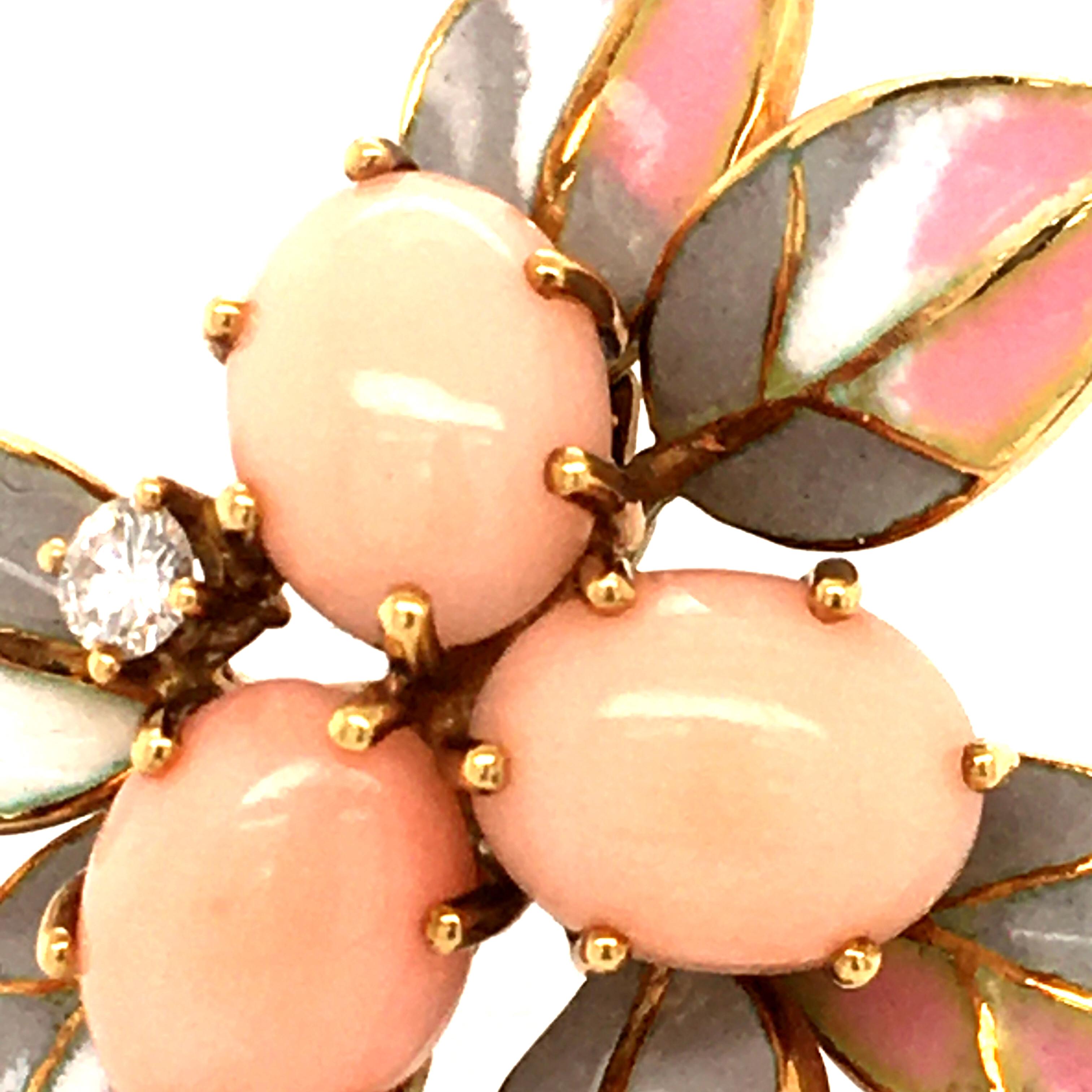 Lovely Coral and Diamond Enamel Brooch in 18 Karat Yellow Gold For Sale 2