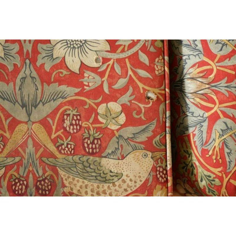 Lovely Country House Sofa Upholstered in William Morris Strawberry Thief Fabric For Sale 1