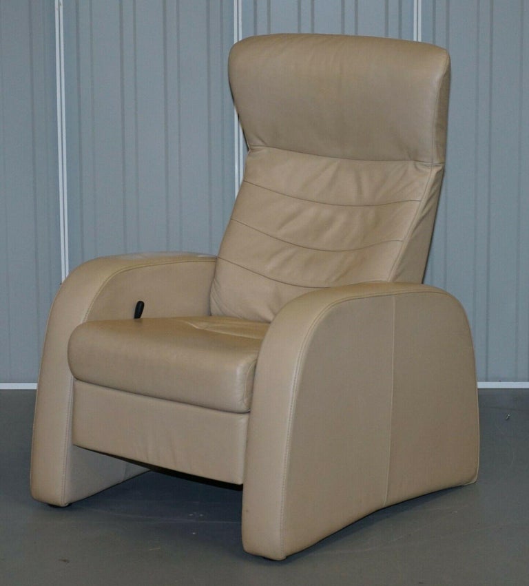 Lovely Cream Leather Recliner Armchair with Long Footrest Lays All the