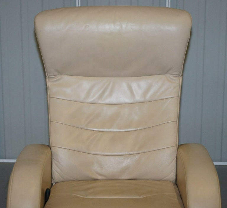 Lovely Cream Leather Recliner Armchair with Long Footrest Lays All the