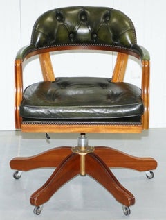 Lovely Cushioned Chesterfield Admirals Court Captains Aged Green Leather Chair