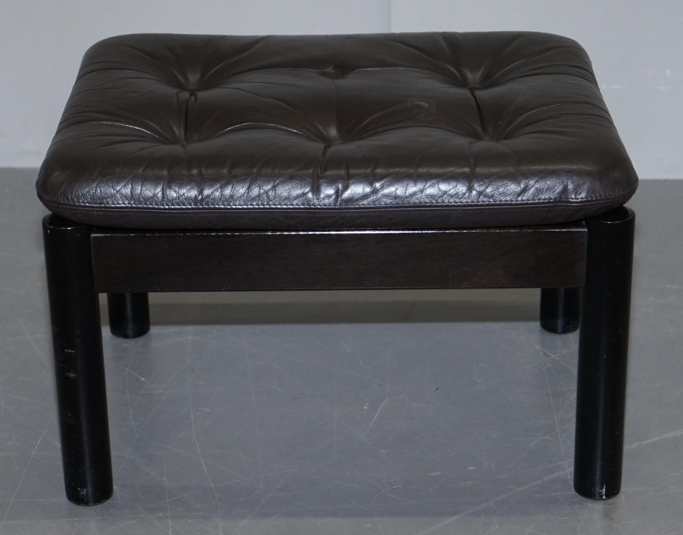 Lovely Danish Brown Leather Mid-Century Modern Armchair & Chesterfield Footstool For Sale 12