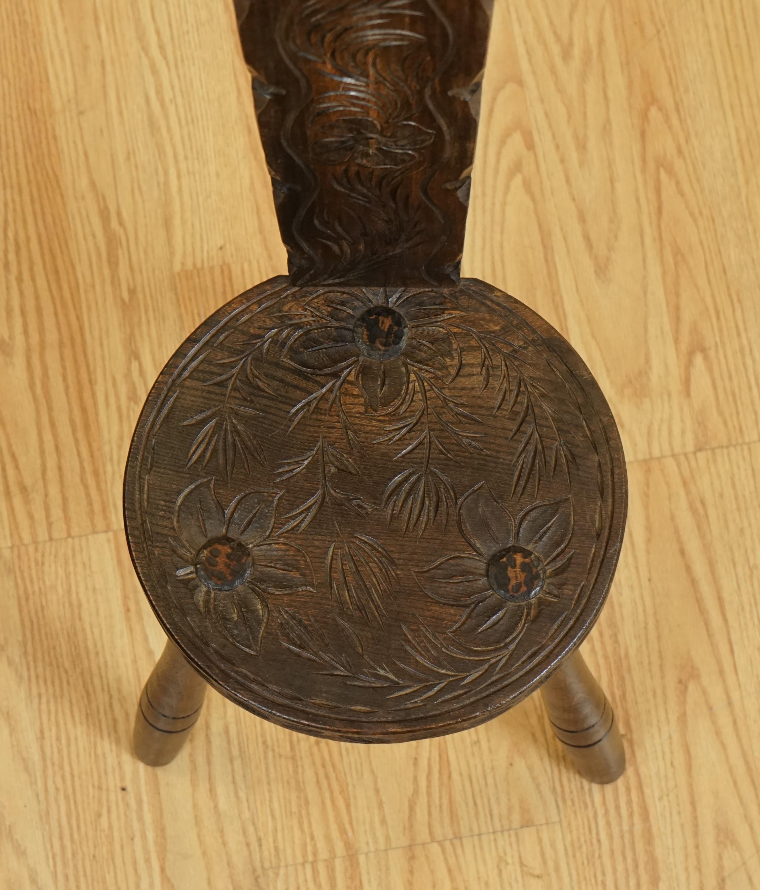 Hand-Crafted Lovely Decorative Antique Welsh Carved Oak Spinning Chair