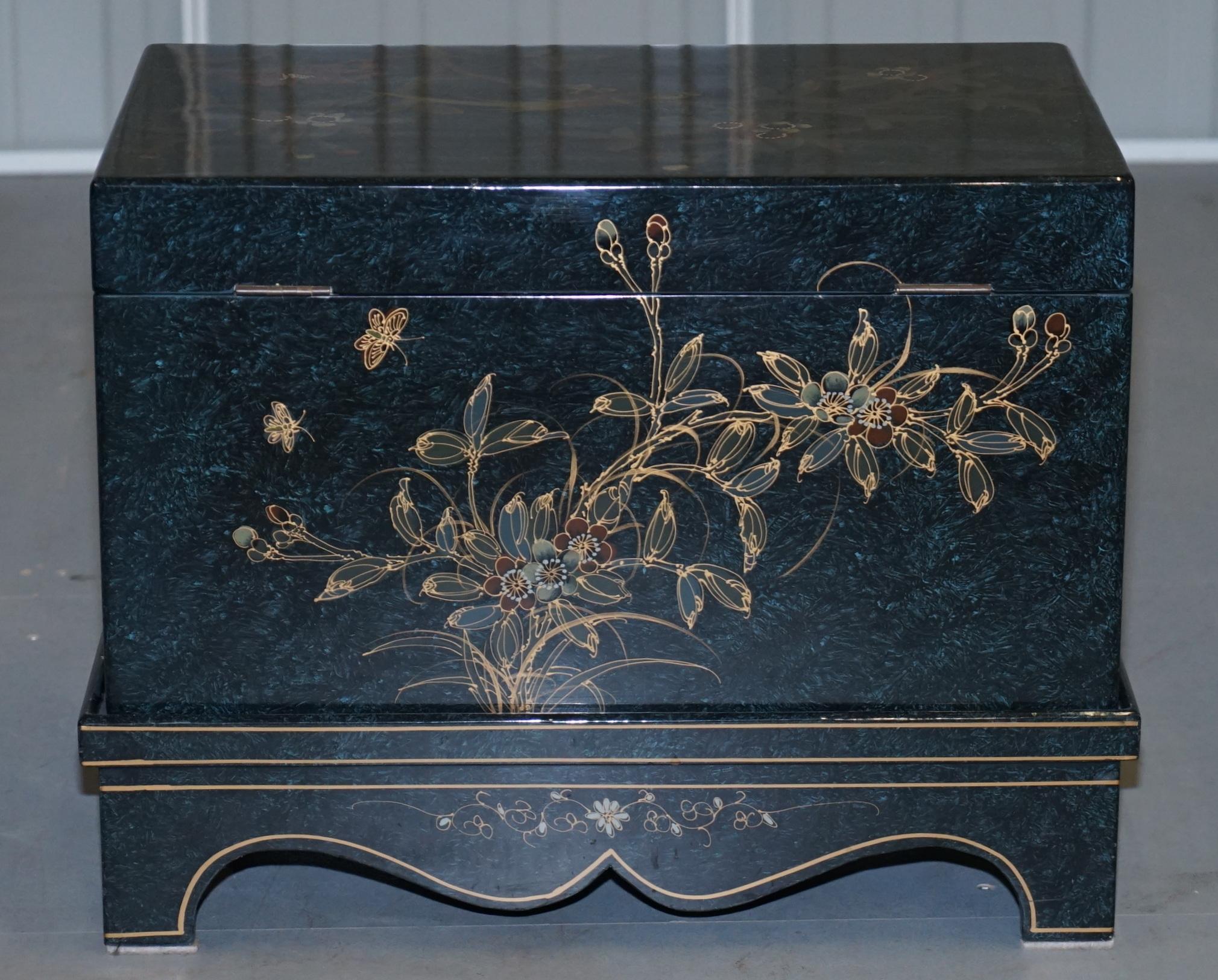 Lovely Decorative Chinese Chinoiserie Style Painted Trunk or Blanket Chest Box 8