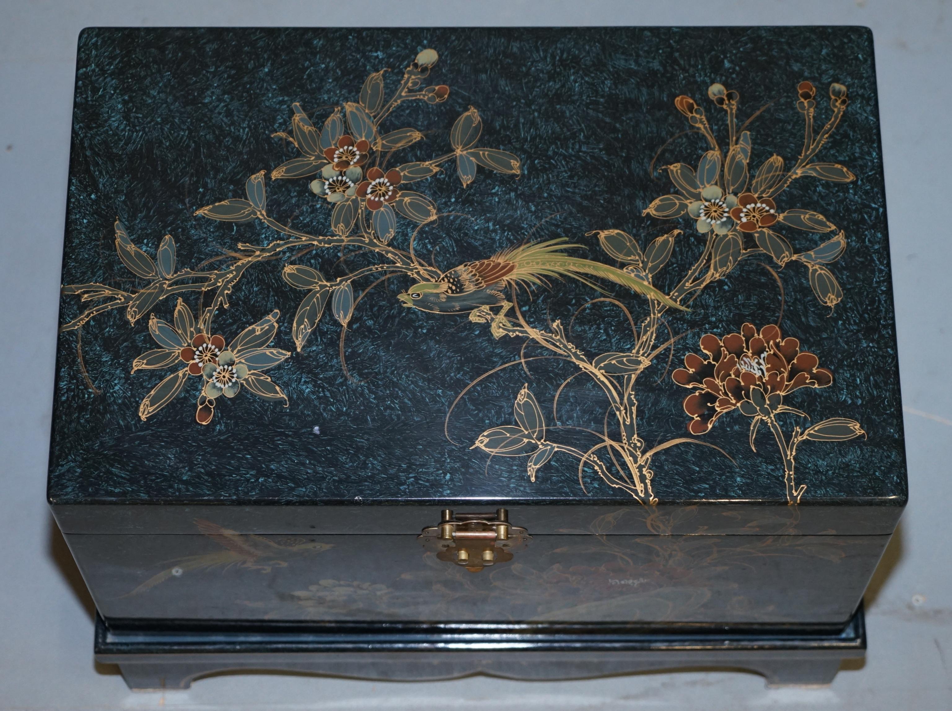 Wood Lovely Decorative Chinese Chinoiserie Style Painted Trunk or Blanket Chest Box