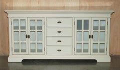 LOVELY DECORATIVE CREAM FRENCH COUNTRY DiSPLAY CABINET CUPBOARD SIDEBOARD