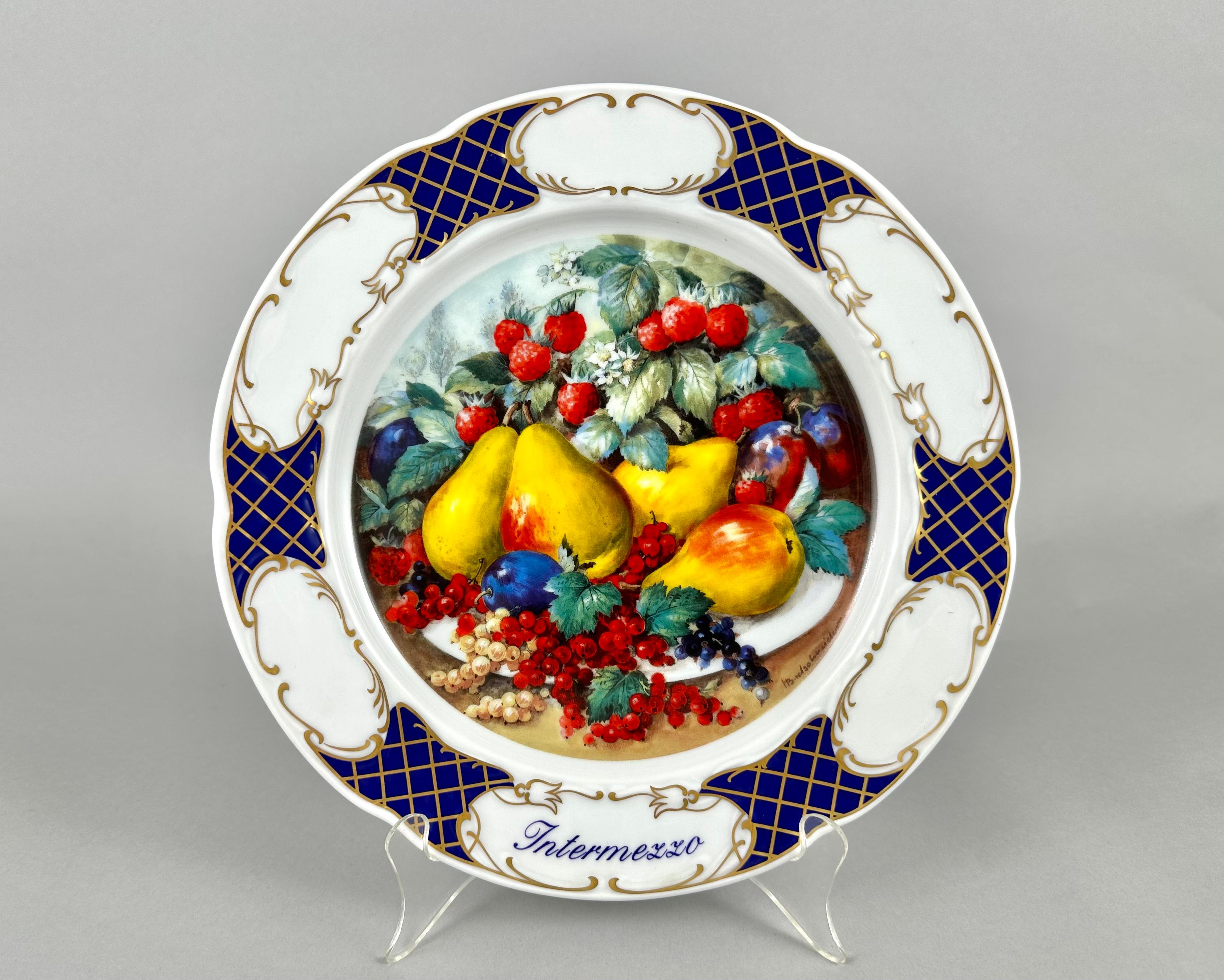 Schöne dekorative Teller, farbenfrohe Früchte auf Porzellan, 4er-Set, aus Bayern  (Ende des 20. Jahrhunderts) im Angebot