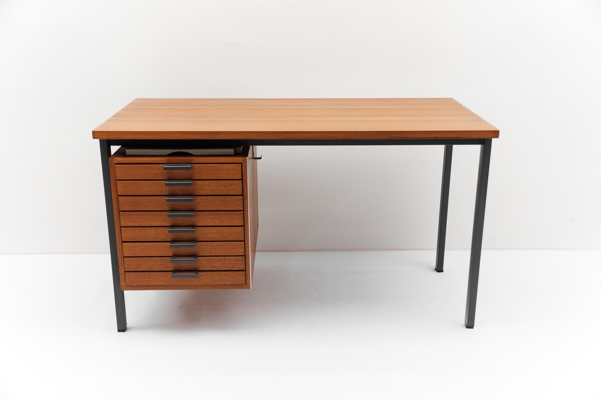 Mid-Century Modern Lovely Desk by Herbert Hirche for Holzäpfel, Germany, 1960s For Sale