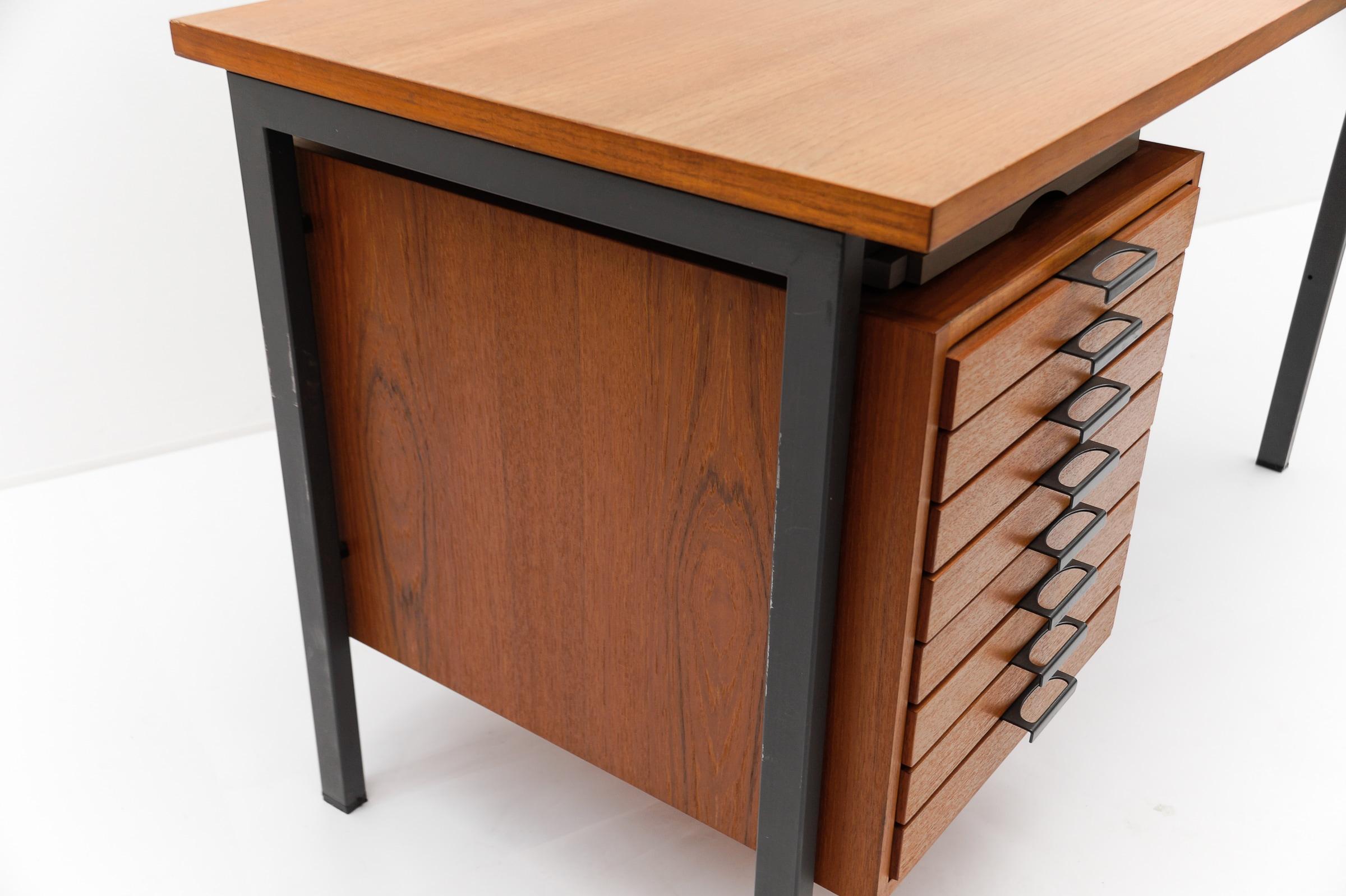 Mid-20th Century Lovely Desk by Herbert Hirche for Holzäpfel, Germany, 1960s For Sale