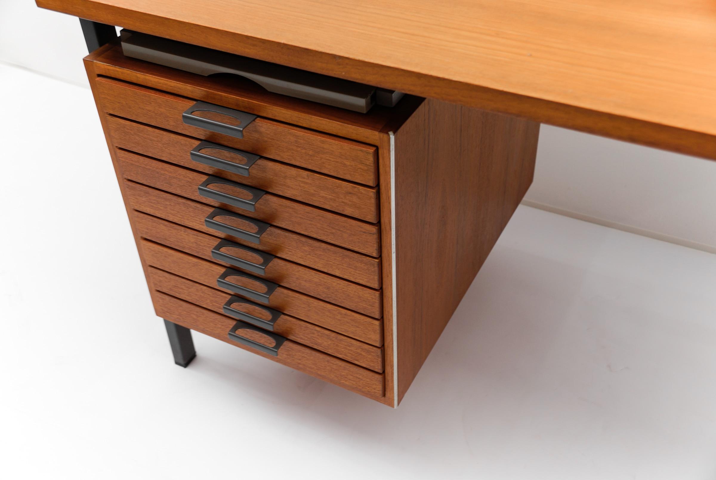 Lovely Desk by Herbert Hirche for Holzäpfel, Germany, 1960s For Sale 2