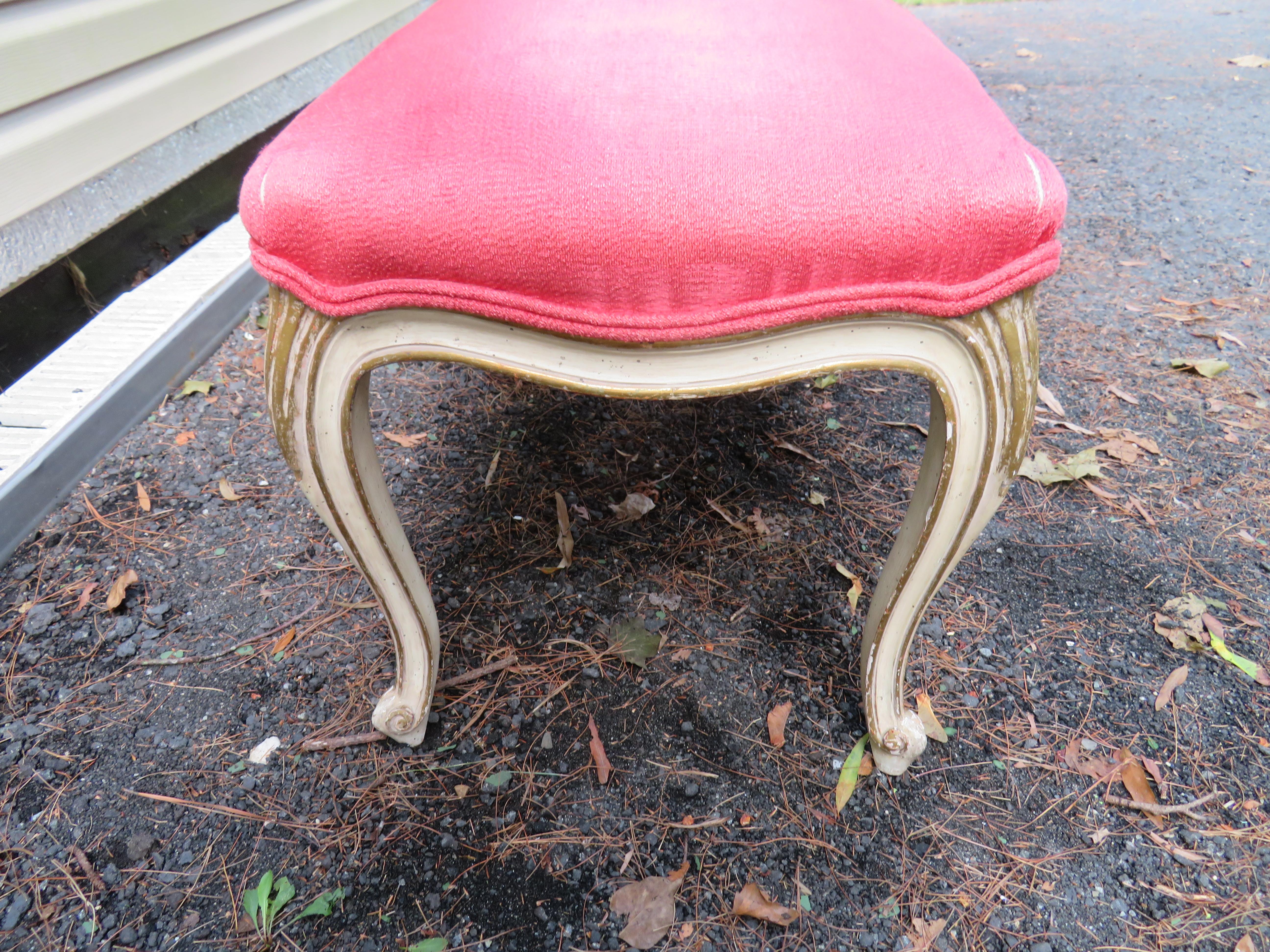 Lovely Dorothy Draper Style Cabriole Leg Bench Hollywood Regency In Good Condition For Sale In Pemberton, NJ