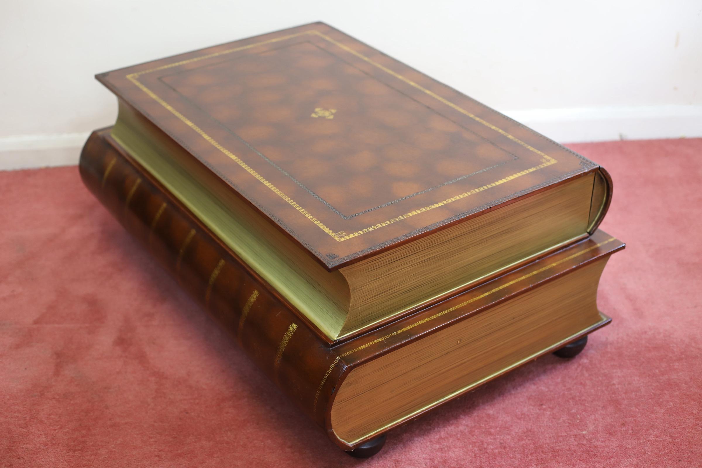 Lovely Double Book Coffee Table en vente 2