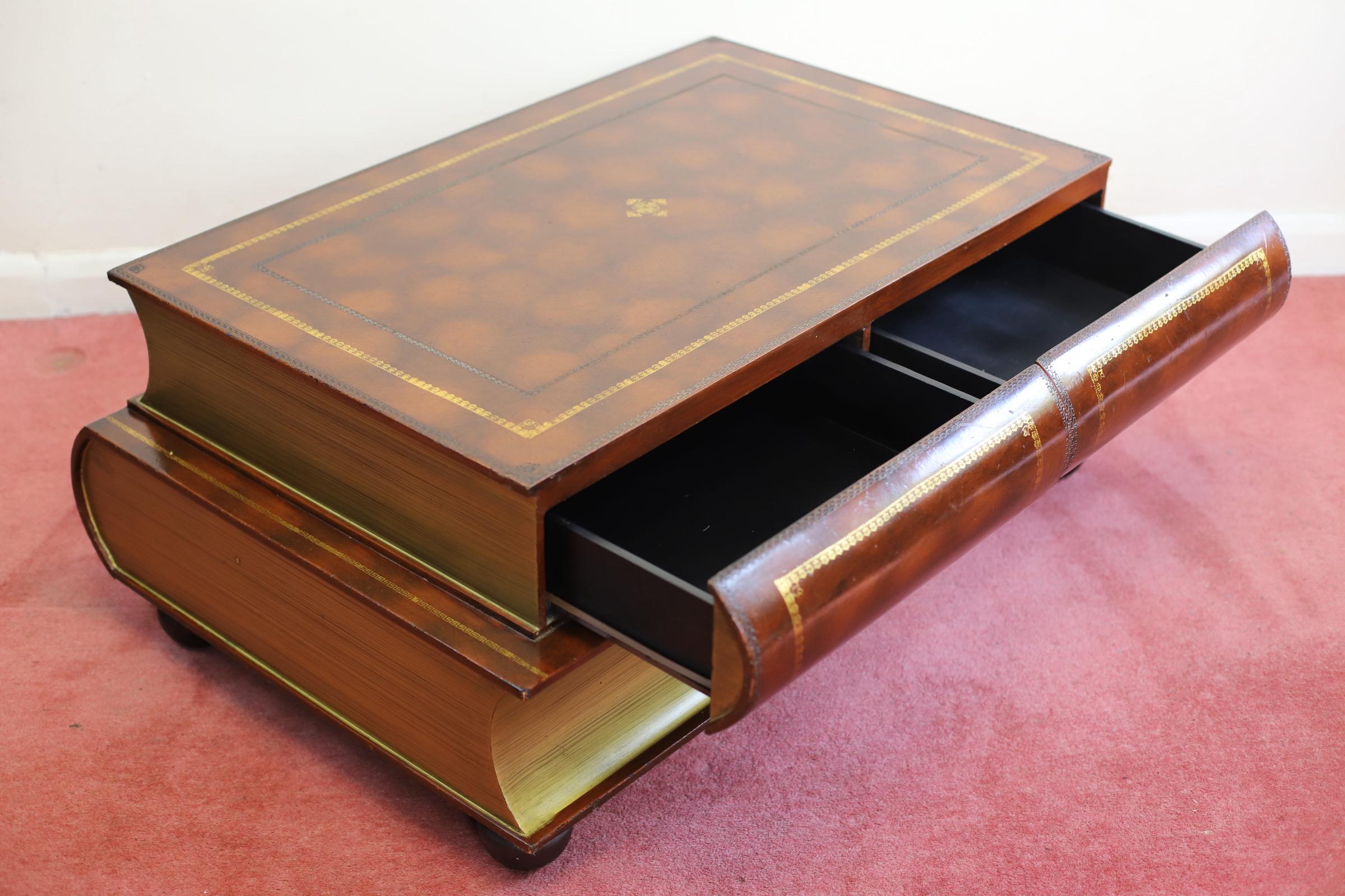Lovely Double Book Coffee Table en vente 3