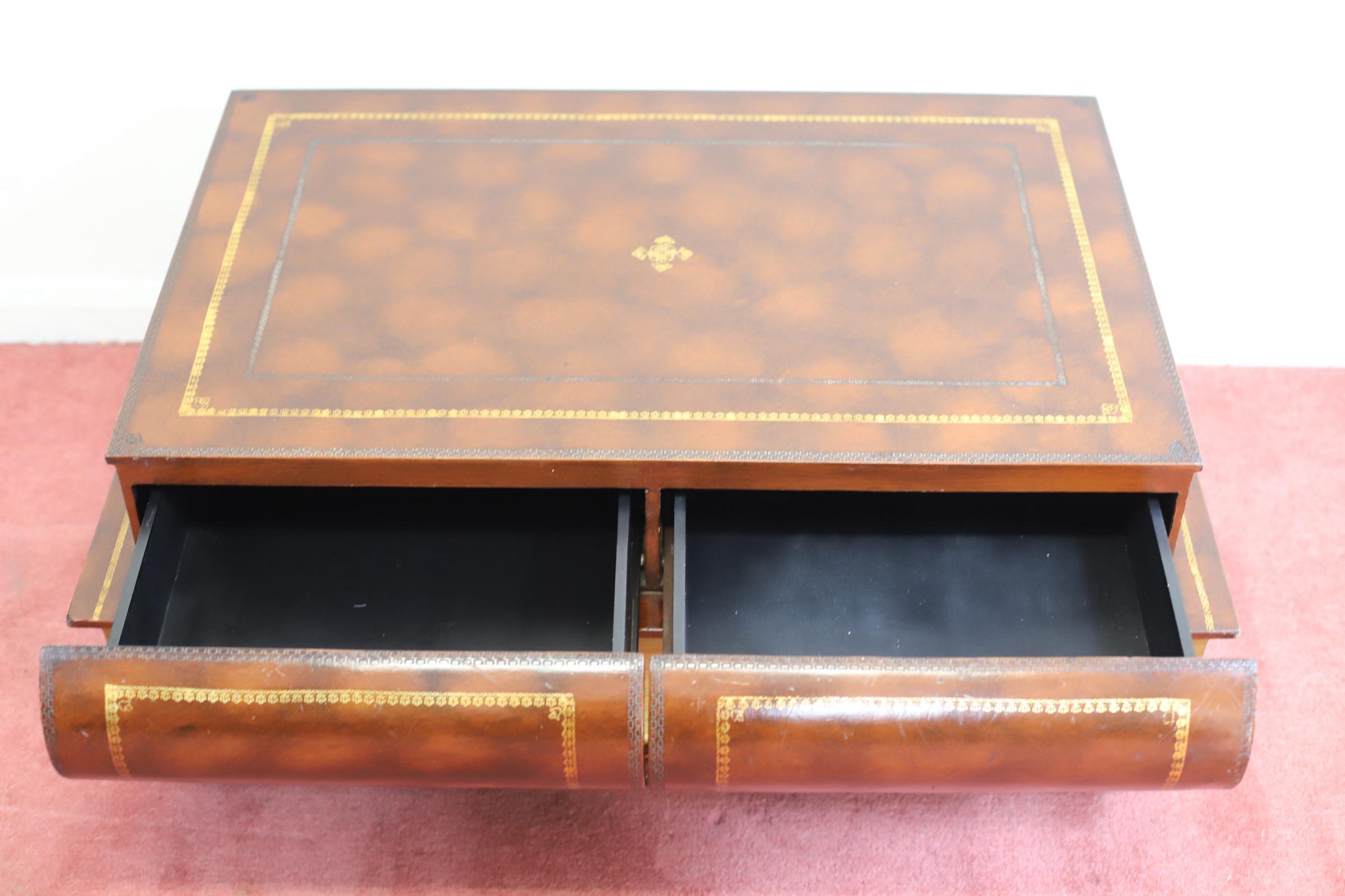 Britannique Lovely Double Book Coffee Table en vente