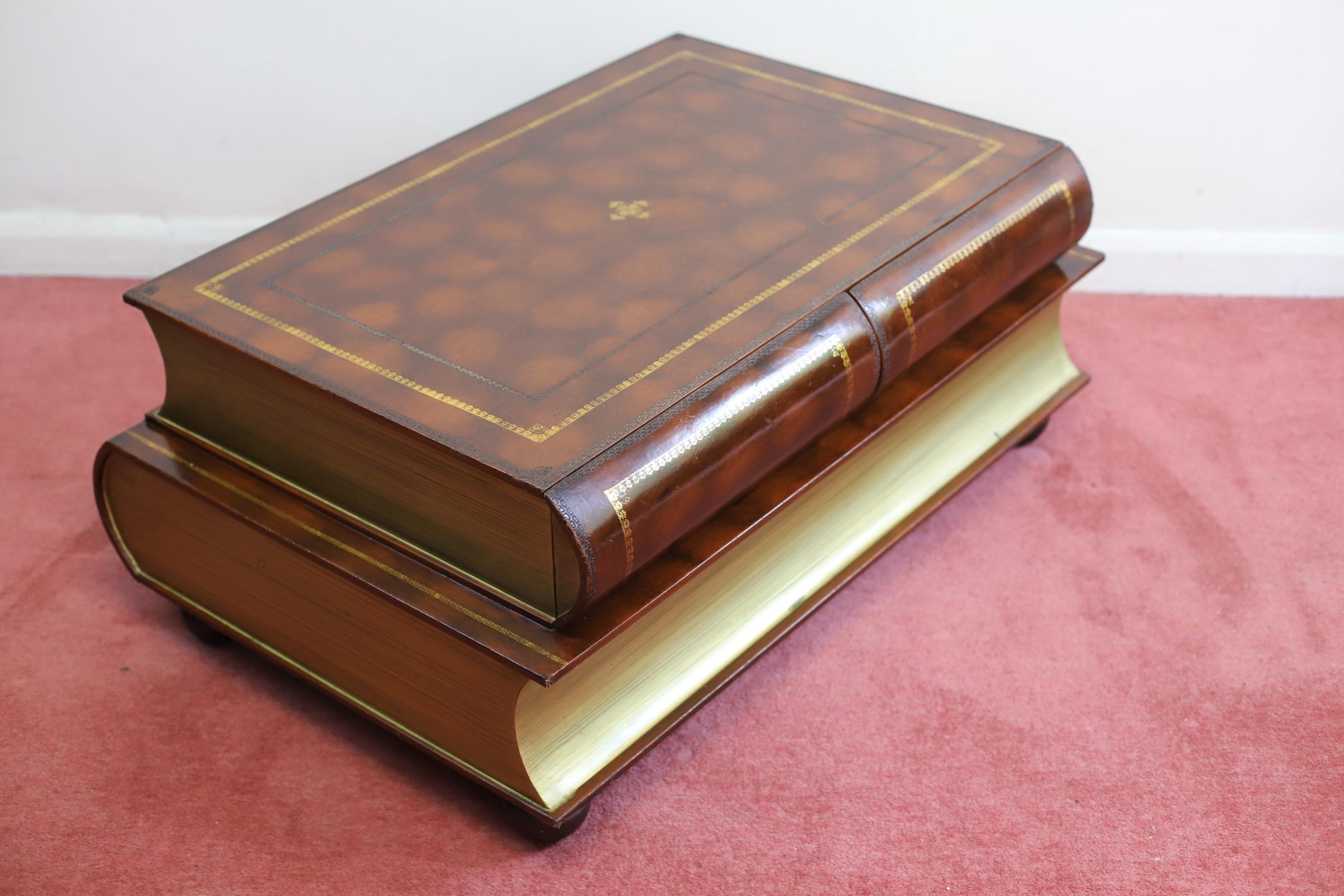 Fait main Lovely Double Book Coffee Table en vente