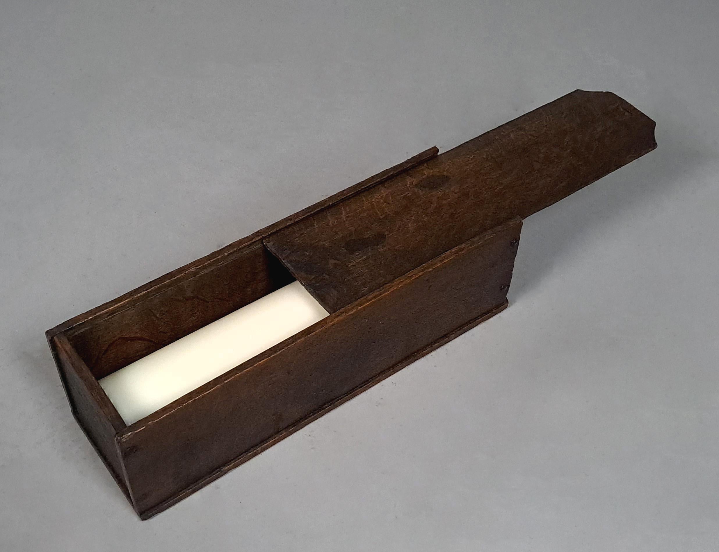 18th Century and Earlier Lovely Early 18th Century Oak Candle Box c. 1730 For Sale