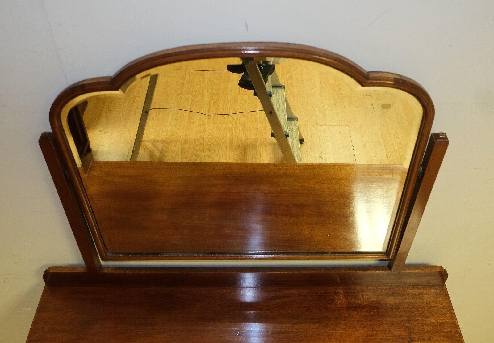 LOVELY EARLY 20TH CENTURY HARDWOOD DRESSiNG TABLE RAISED ON CABRIOLE LEGS (Spiegel) im Angebot