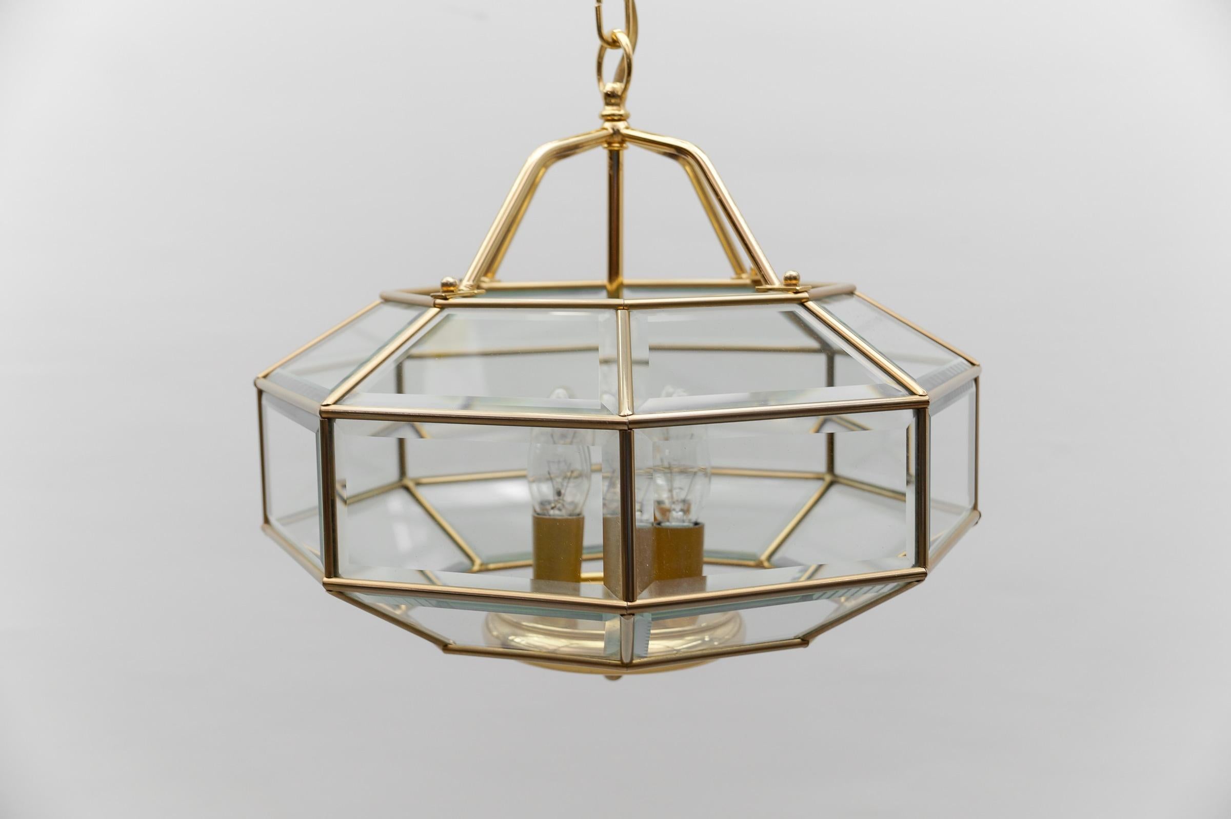 Wunderschöne elegante Hängeleuchte aus geschliffenem Glas, Italien 1960er im Angebot 3