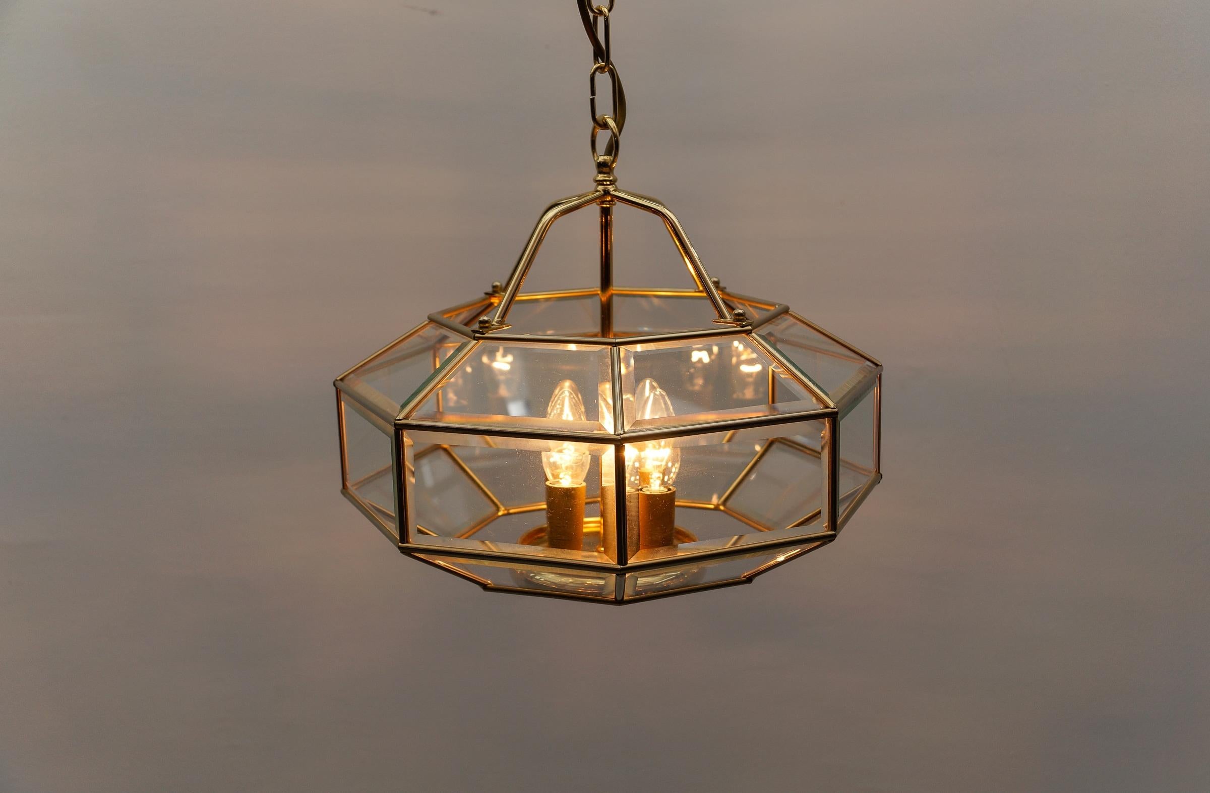 Wunderschöne elegante Hängeleuchte aus geschliffenem Glas, Italien 1960er im Angebot 5