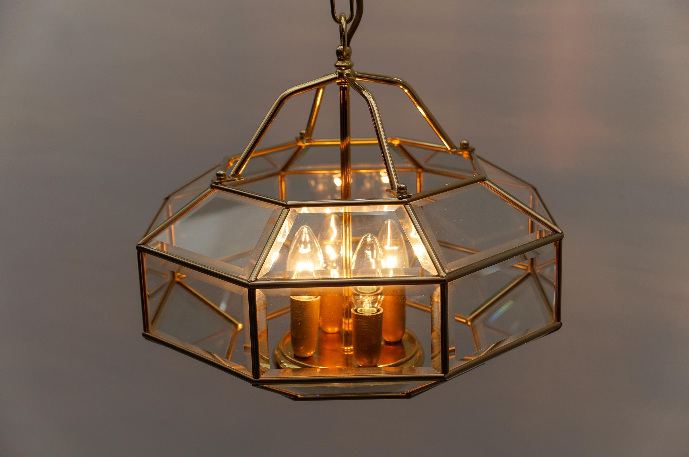 Wunderschöne elegante Hängeleuchte aus geschliffenem Glas, Italien 1960er im Angebot 8