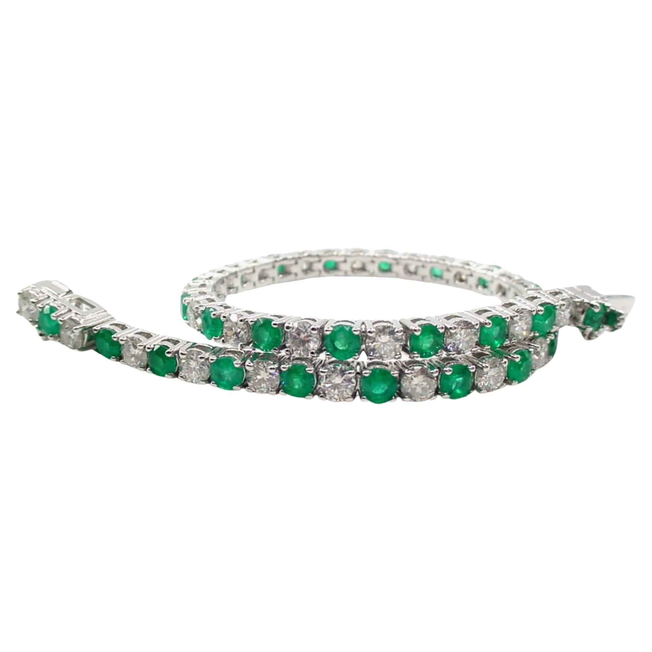 Lovely Emerald 3.50 Ct Diamond Emerald Line Strap Tennis Bracelet For Sale