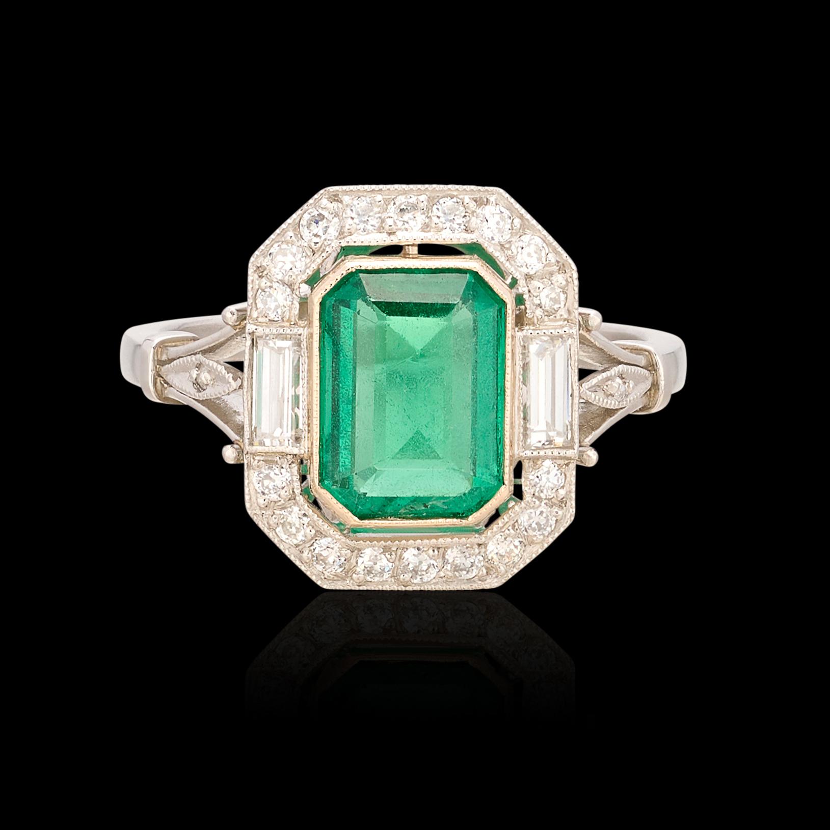 Art Deco Lovely Emerald, Diamond & Platinum Ring For Sale