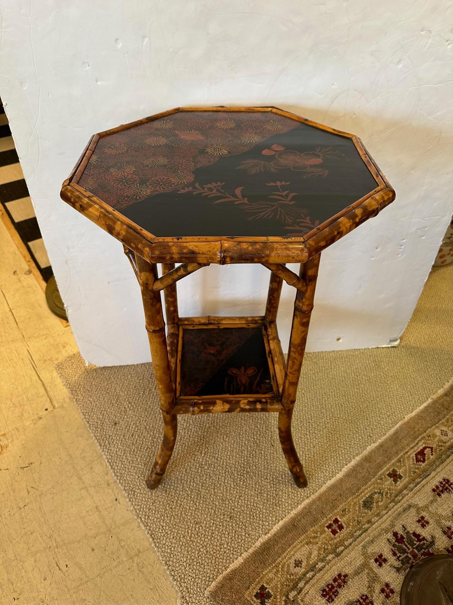 Lovely English Bamboo & Painted Lacquer Octagonal Side Table In Good Condition For Sale In Hopewell, NJ