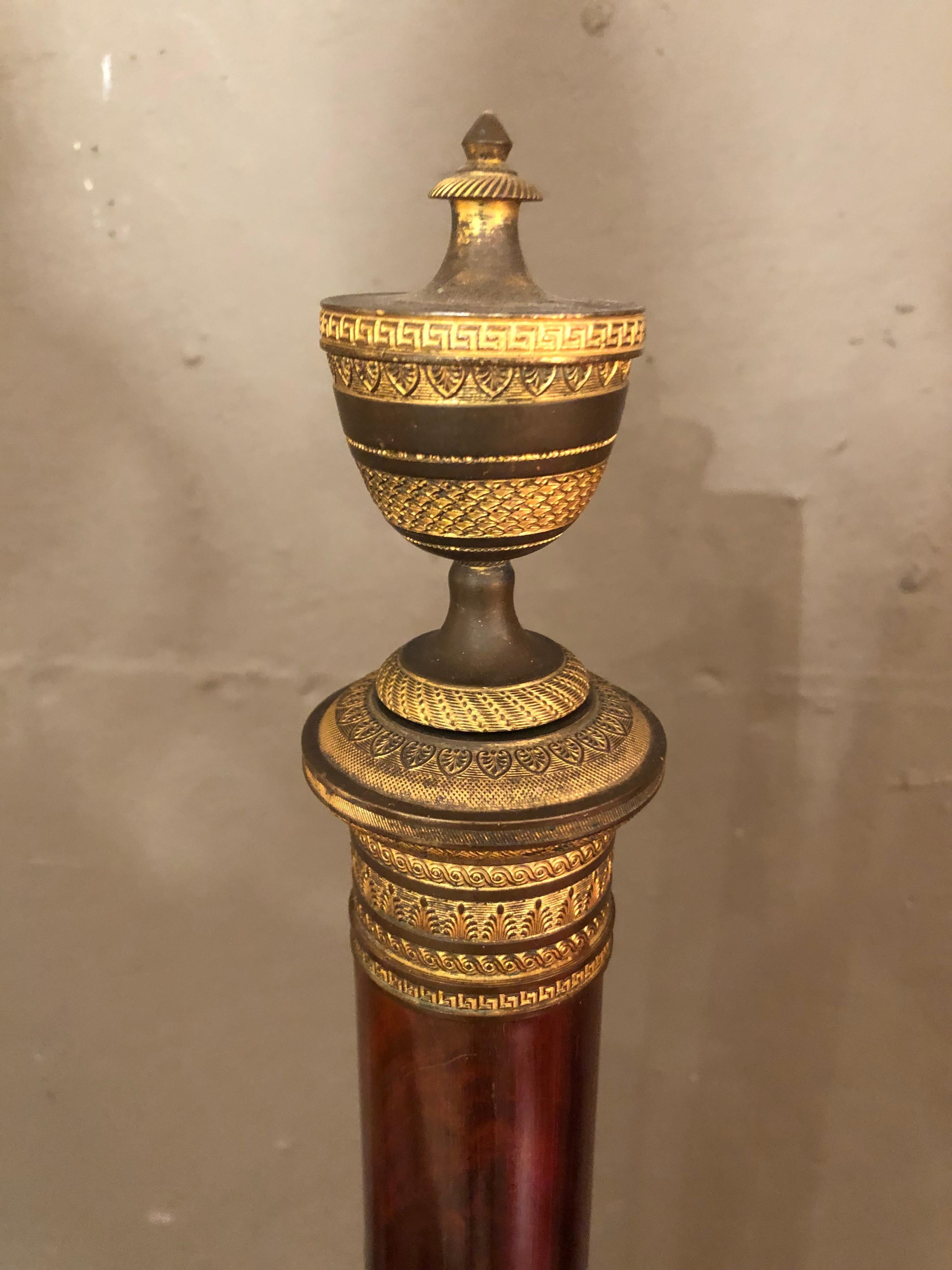 Grazioso Vanity federale in mogano e marmo con dettagli in bronzo in vendita 6