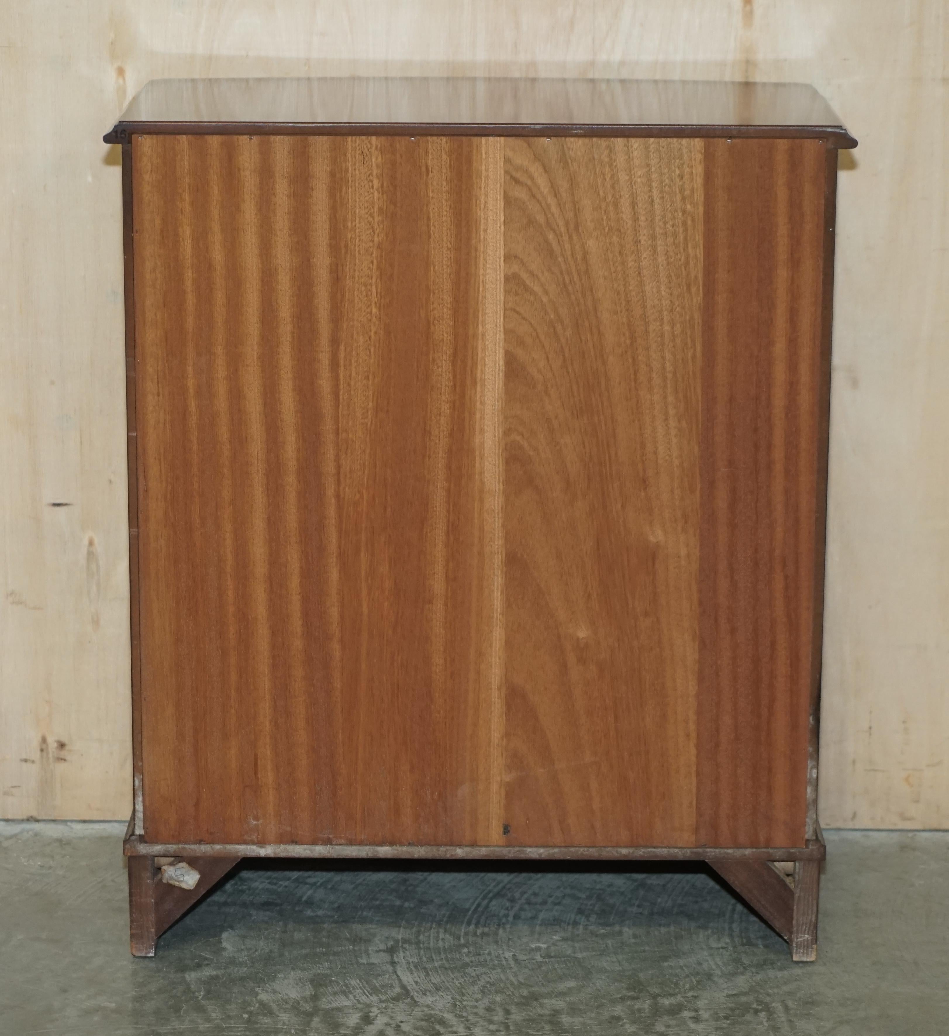 Lovely Flamed Hardwood Bow Fronted Dwarf Open Library Bookcase Single Drawer 6