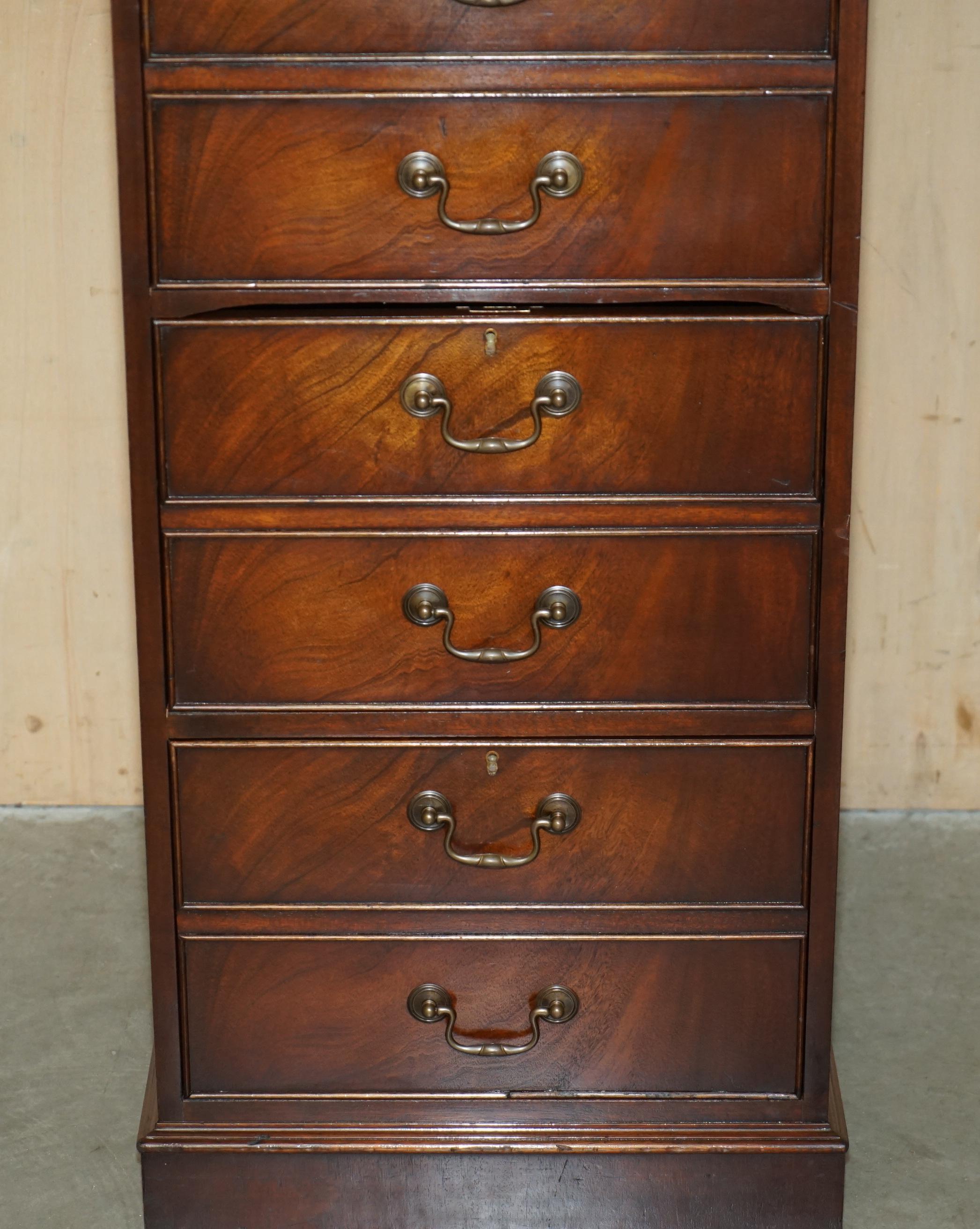 LOVELY FLAMED HARDWOOD LARGE FOUR DRAWER FILING CABiNET WITH GREEN LEATHER TOP In Good Condition For Sale In West Sussex, Pulborough