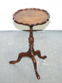 LOVELY  FLAMED HARDWOOD PIECRUST TOP SIDE END WINE TRiPOD TABLE