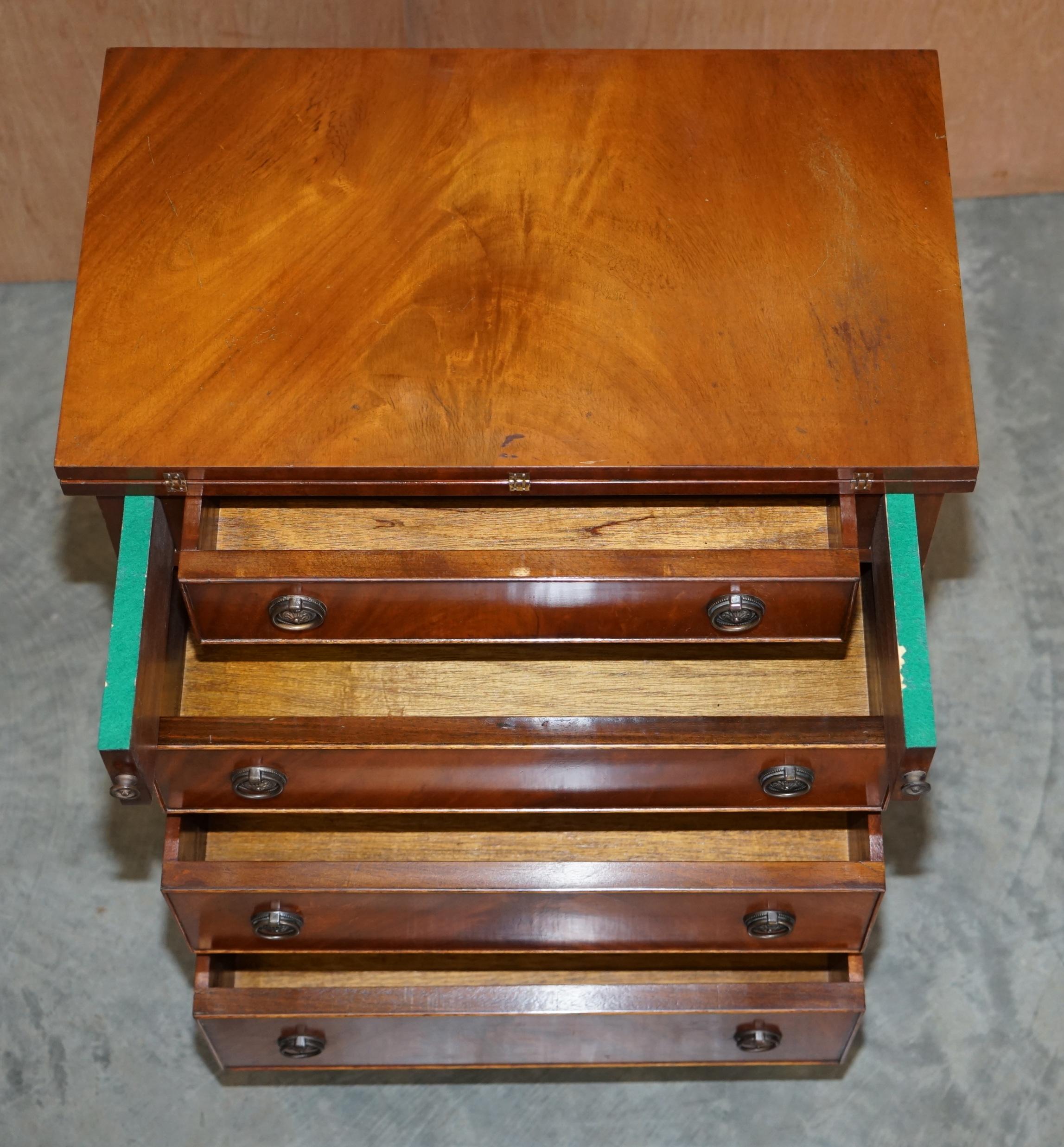 Lovely Flamed Hardwood Batchelors Chest of Drawers with Folding Butlers Shelf 7