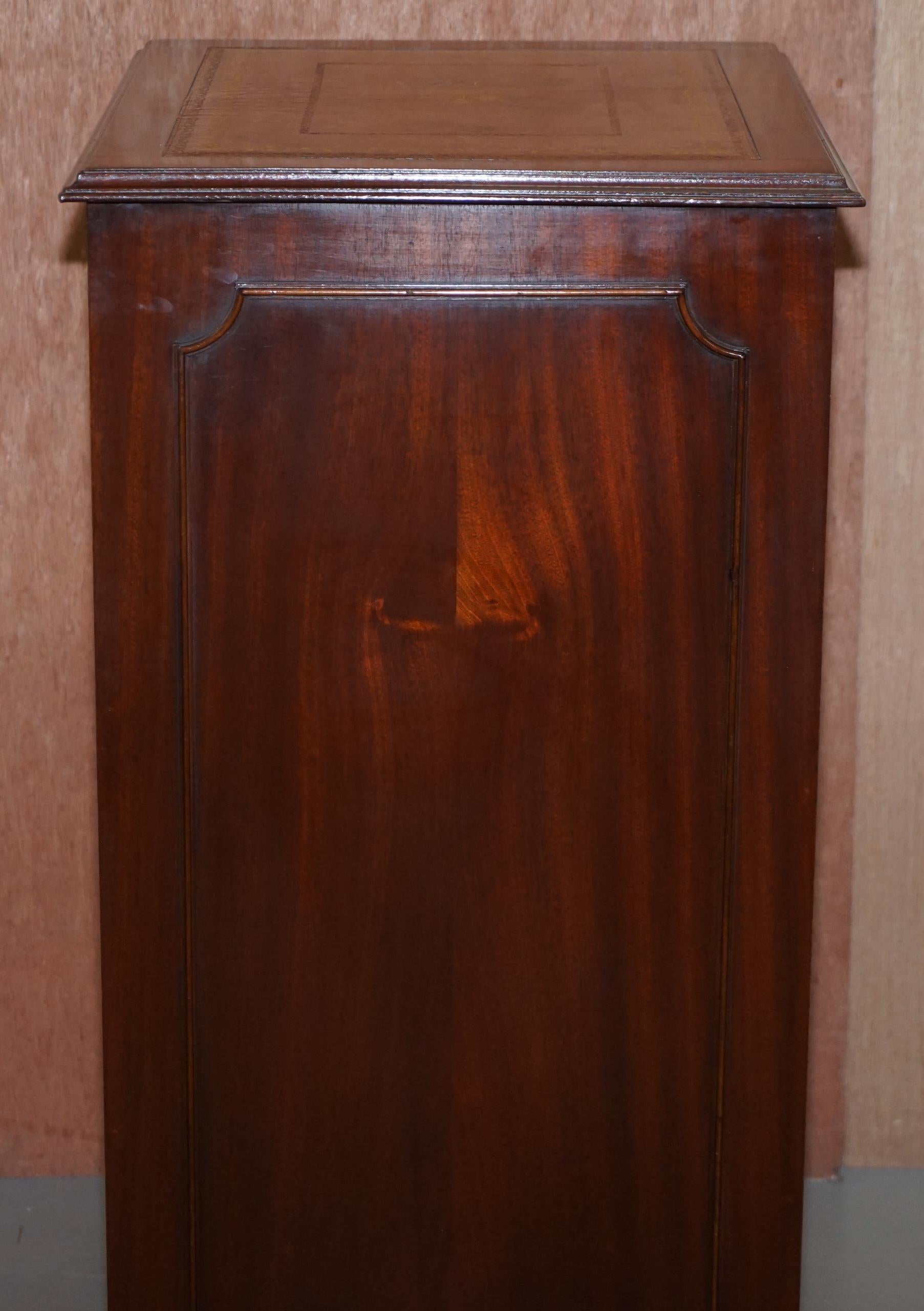 Lovely Flamed Mahogany Large Three Drawer Filing Cabinet with Brown Leather Top 4