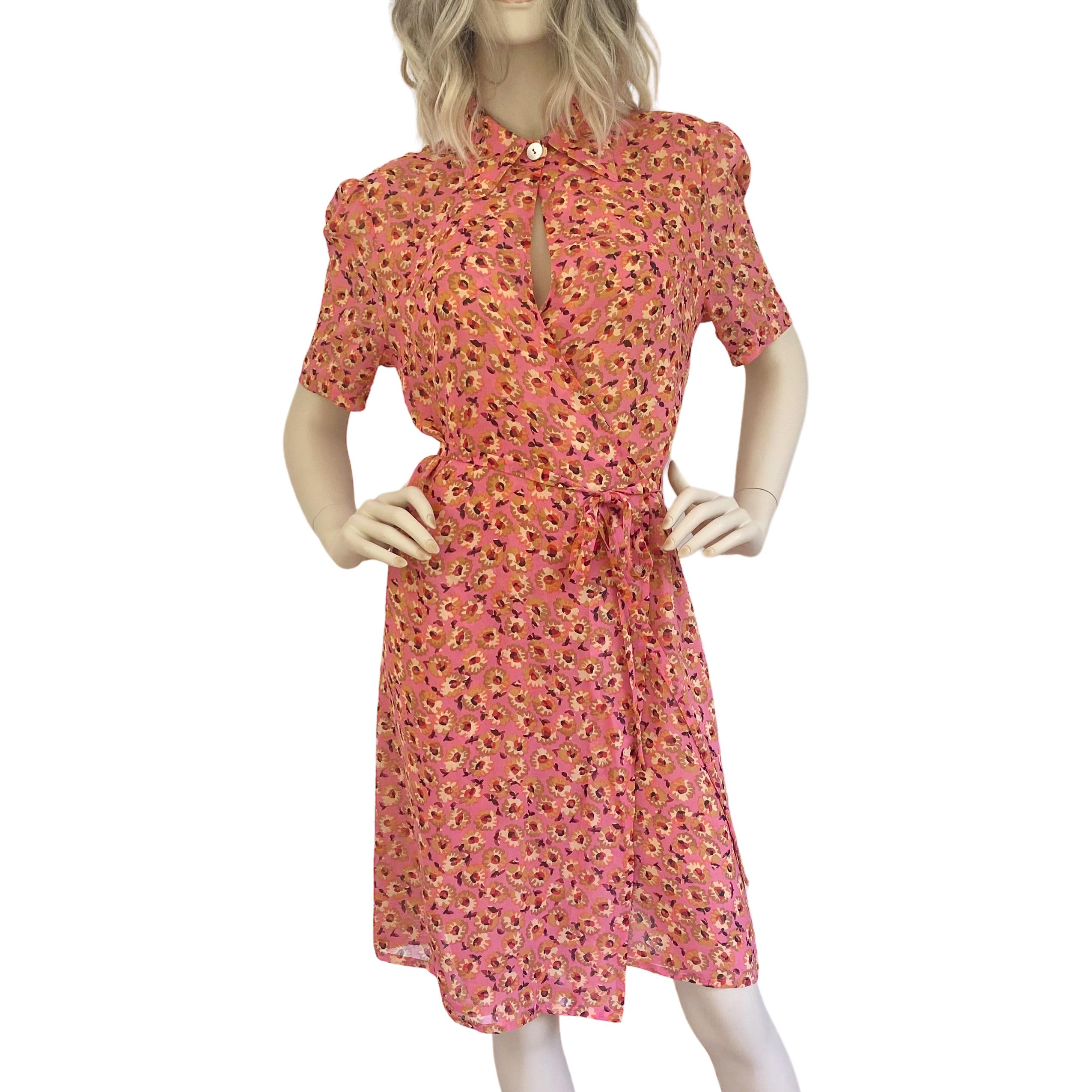 Peach Demure Floral Silk Georgette Lined Wrap Dress- Flora Kung NWT In New Condition For Sale In Boston, MA
