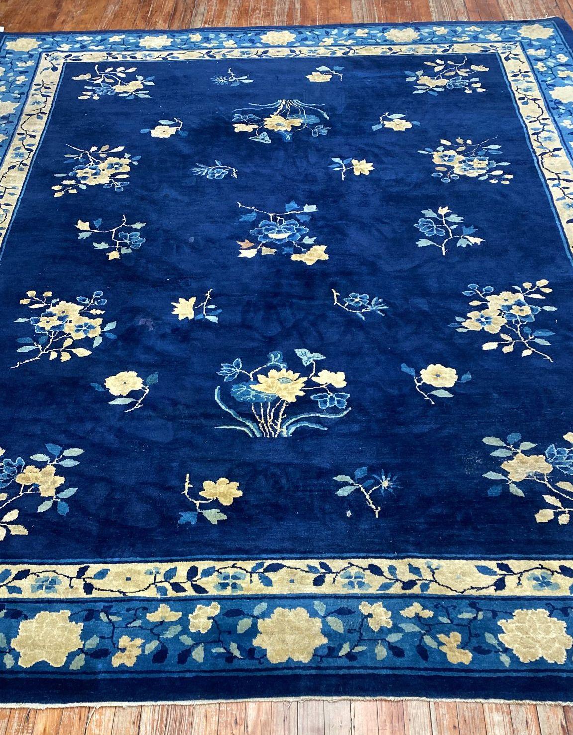 Lovely Floral Art Deco Chinese Room Size Rug For Sale 4
