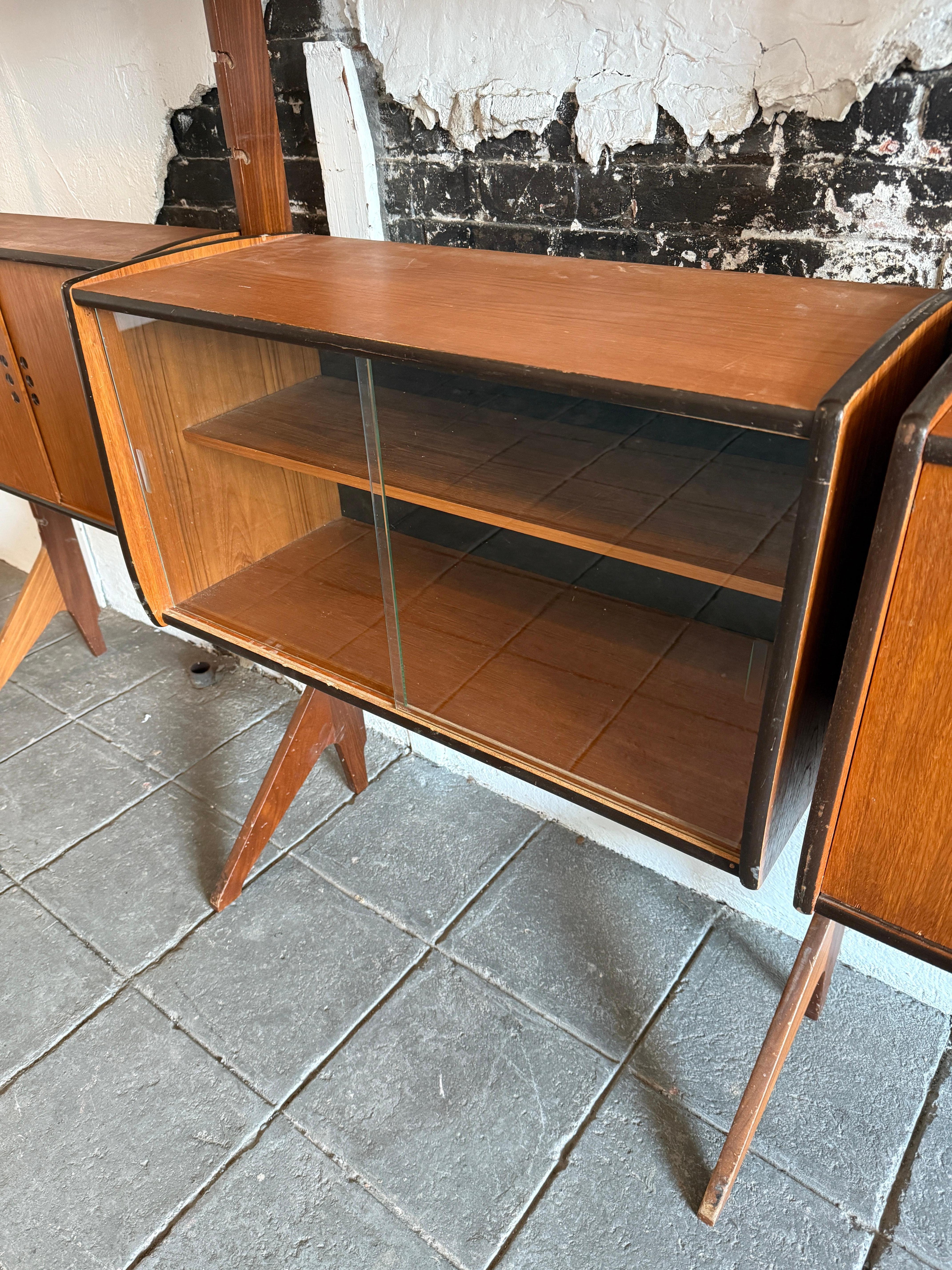 Schöner freistehender Ergo-Wandschrank aus Teakholz von John Texmon für Blindheim Norwegen (Norwegisch)