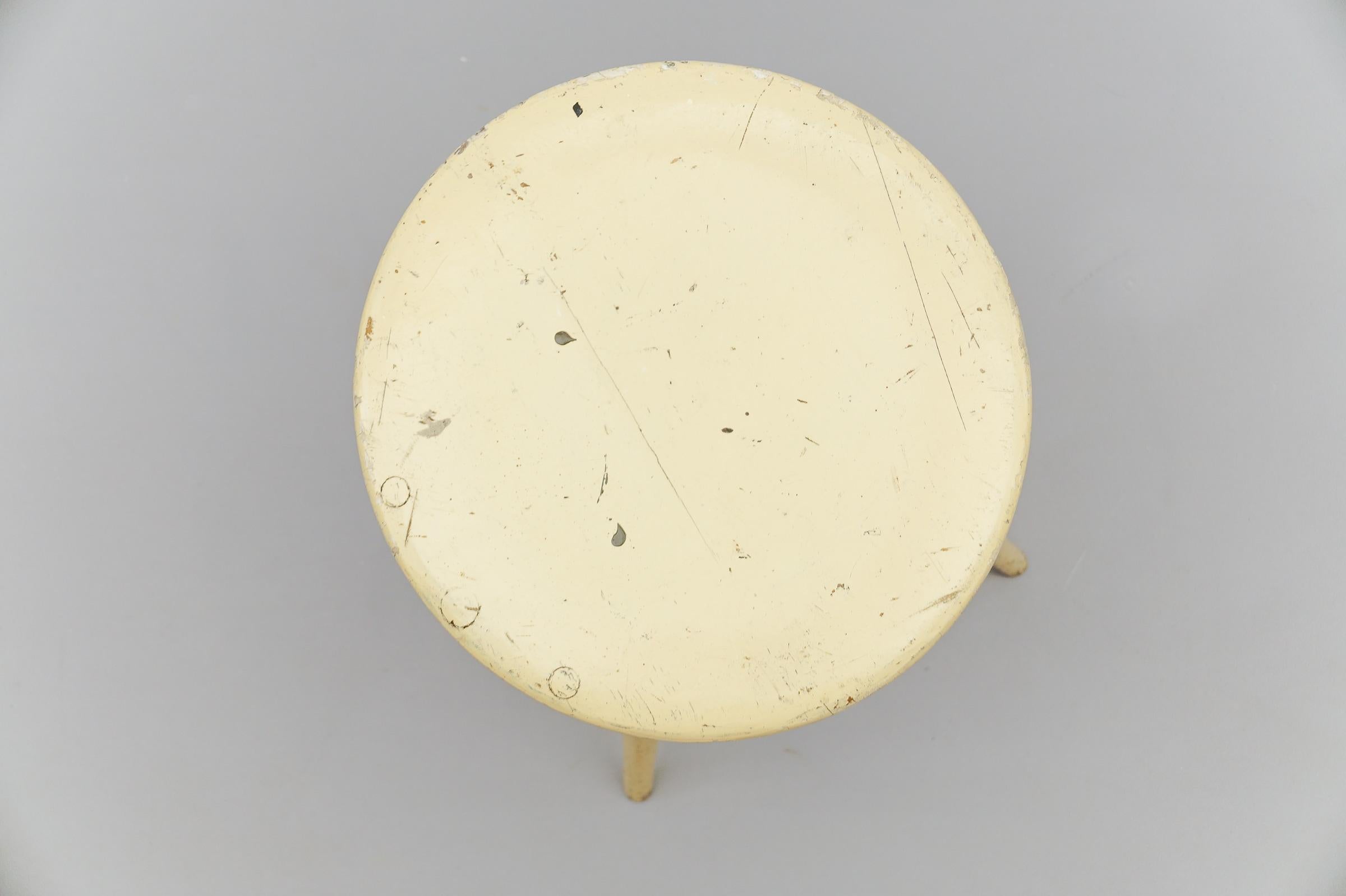 Schöner französischer Art-Déco-Arbeitshocker aus Holz, 1940er Jahre im Angebot 6
