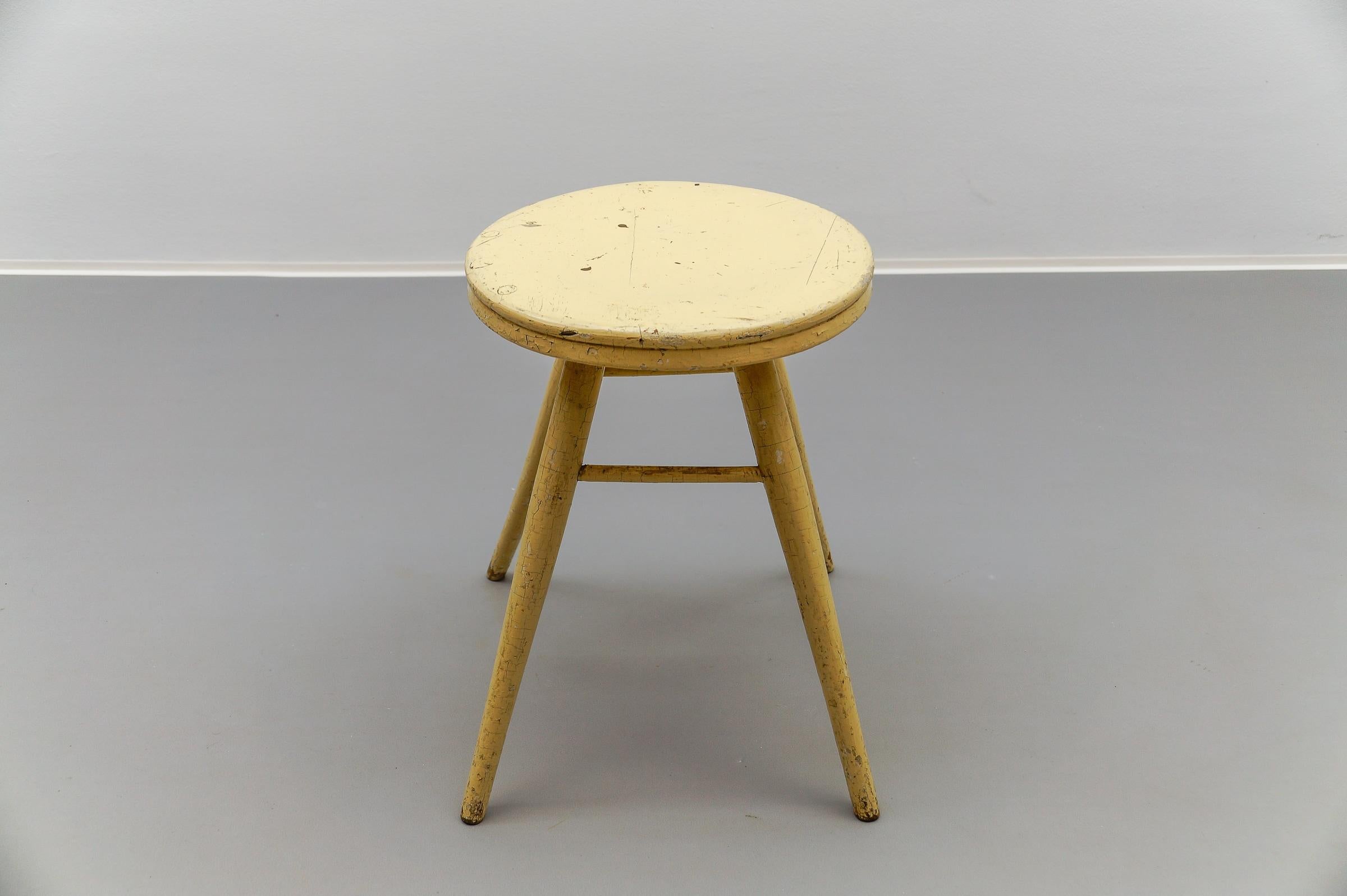 Schöner französischer Art-Déco-Arbeitshocker aus Holz, 1940er Jahre (Französisch) im Angebot