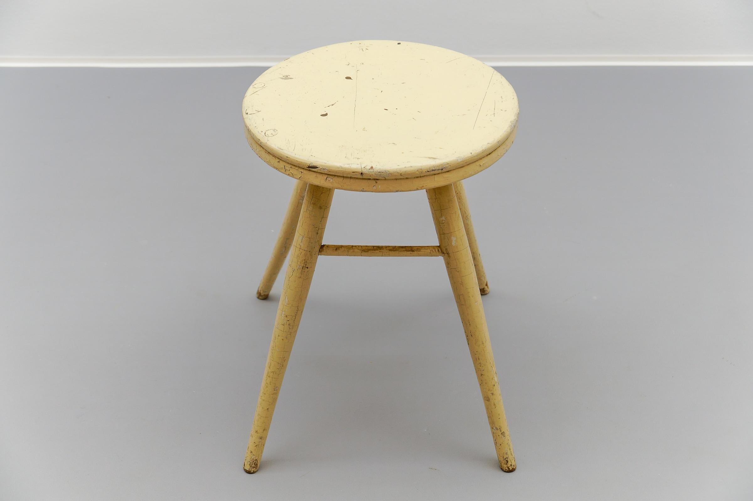 Schöner französischer Art-Déco-Arbeitshocker aus Holz, 1940er Jahre (Handgefertigt) im Angebot