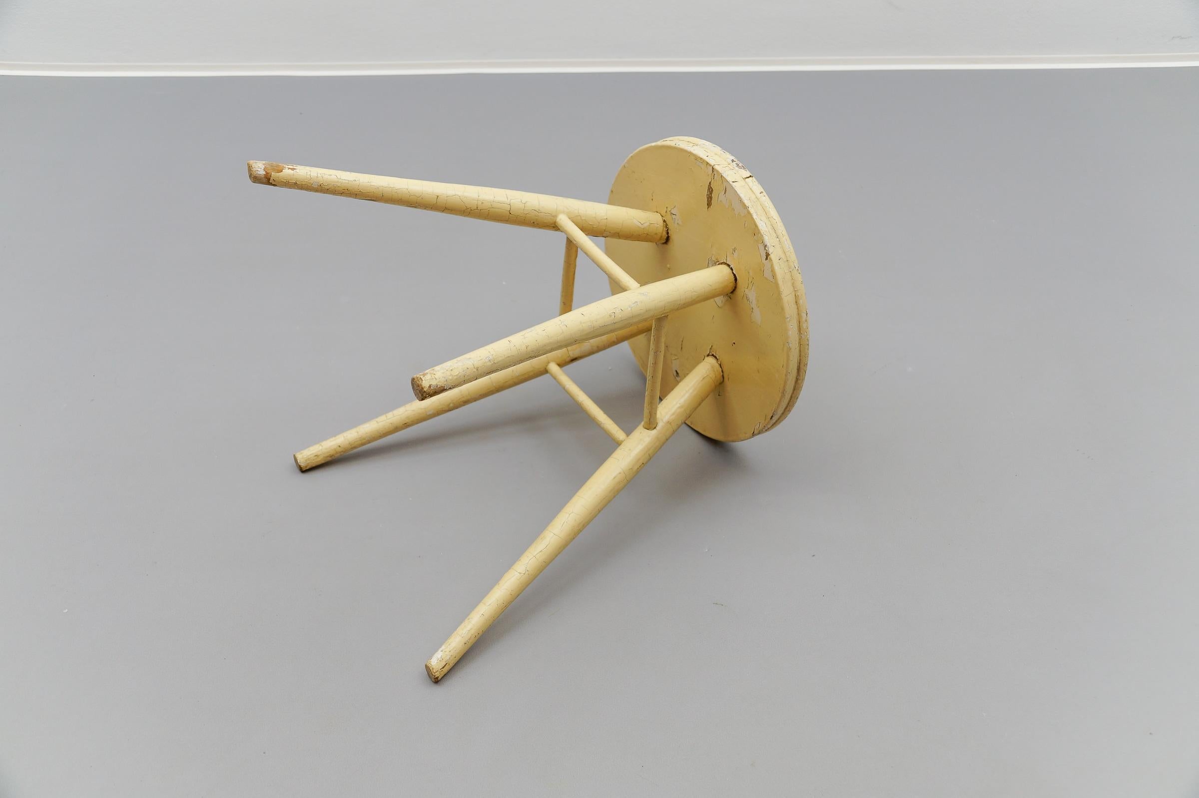 Schöner französischer Art-Déco-Arbeitshocker aus Holz, 1940er Jahre (Mitte des 20. Jahrhunderts) im Angebot