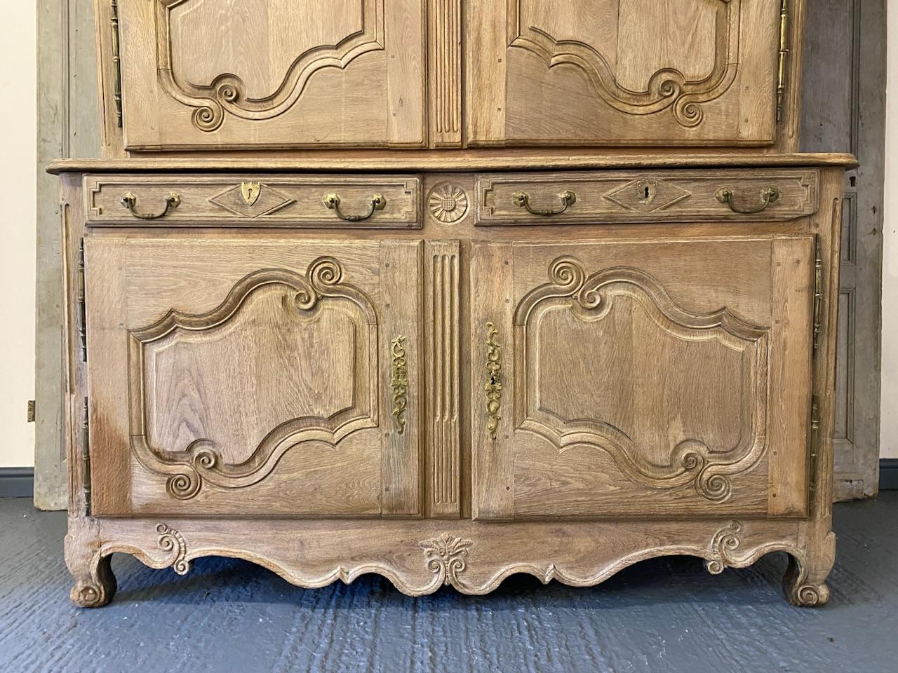 Lovely French Bleached Oak 18th Century Buffet 12