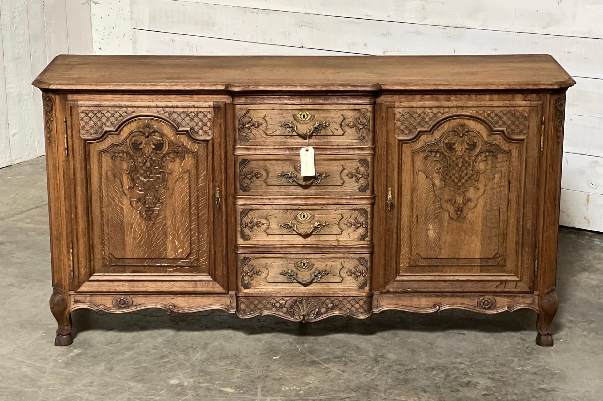 Lovely French Bleached Oak Sideboard or Enfilade In Good Condition In Seaford, GB